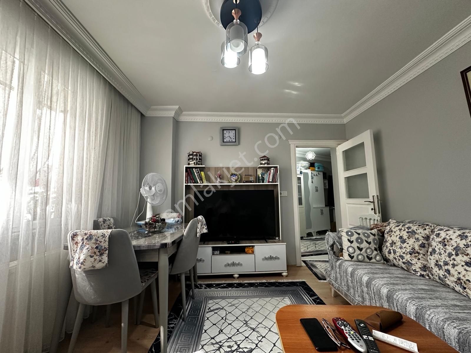 Gaziosmanpaşa Merkez'de Kullanışlı Ferah Satılık 2+1 Daire - Görsel 2