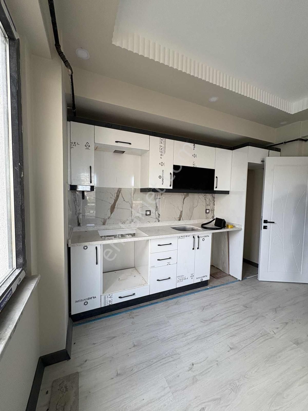 Yavuzhan Gayrimenkul'den Veliköy'de Sıfır 1+1 Kiralık Daire - Görsel 18