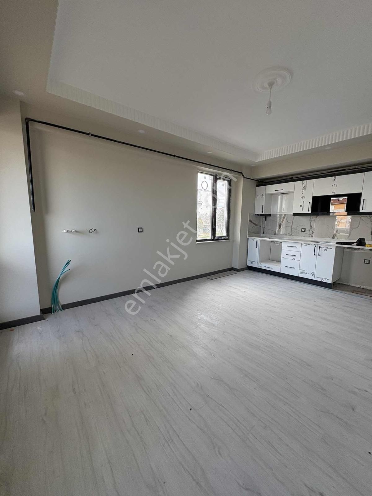 Yavuzhan Gayrimenkul'den Veliköy'de Sıfır 1+1 Kiralık Daire - Görsel 15