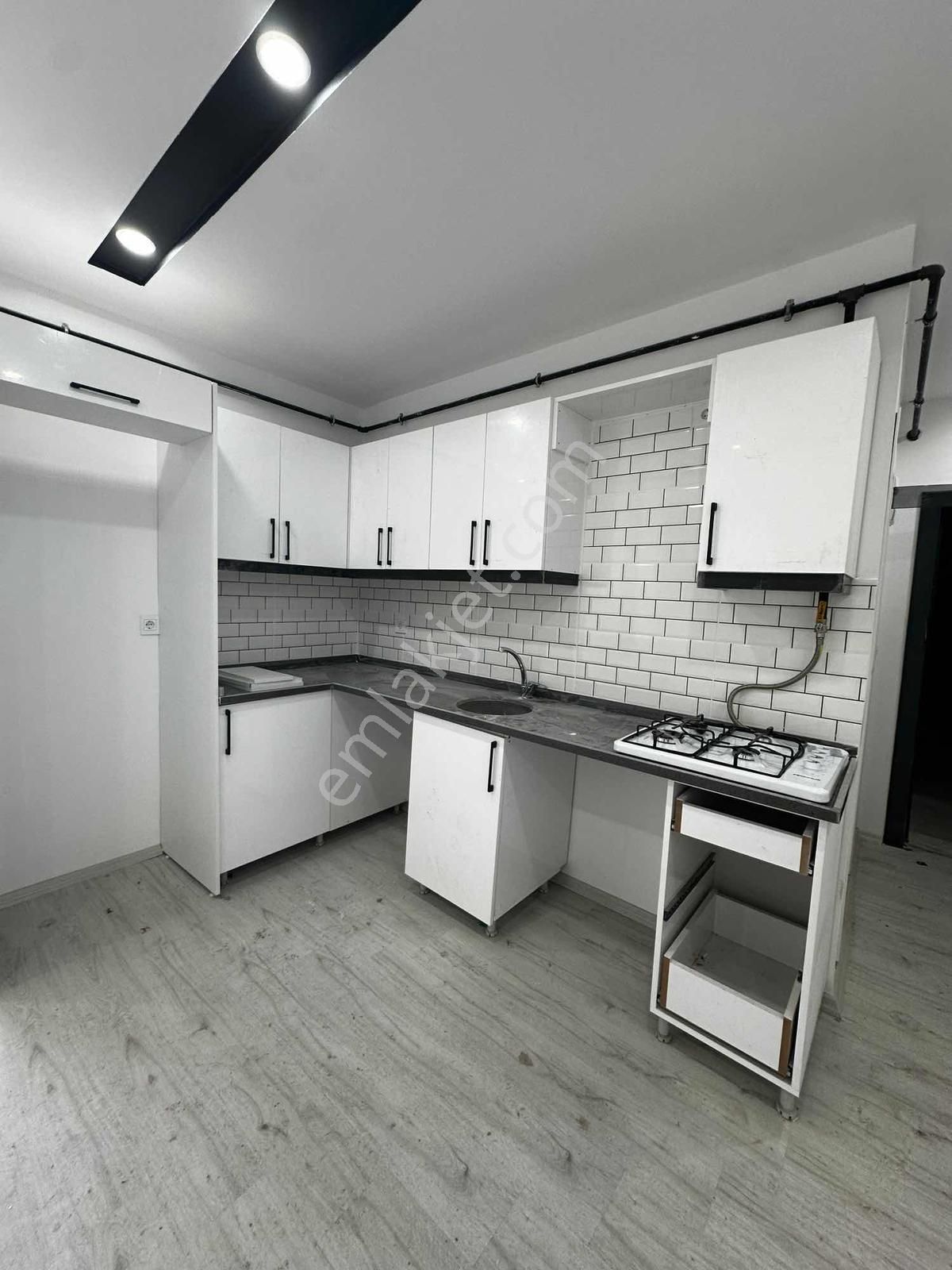 Yavuzhan Gayrimenkul'den Sıfır 1+1 Kiralık Daire Üniversite Yanı - Görsel 13