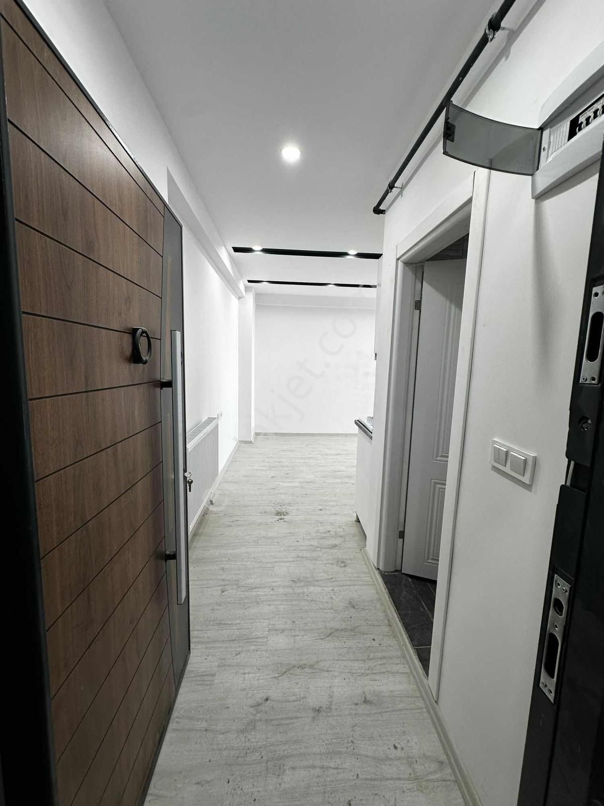 Yavuzhan Gayrimenkul'den Sıfır 1+1 Kiralık Daire Üniversite Yanı - Görsel 2