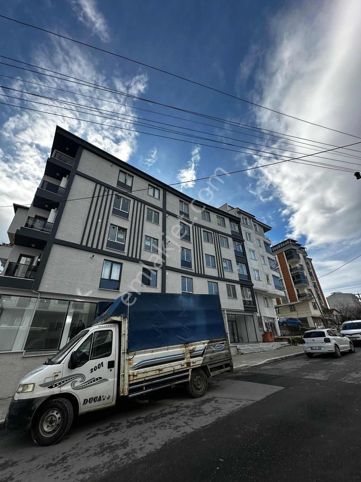 Yavuzhan Gayrimenkul'den Sıfır 1+1 Kiralık Daire Üniversite Yanı