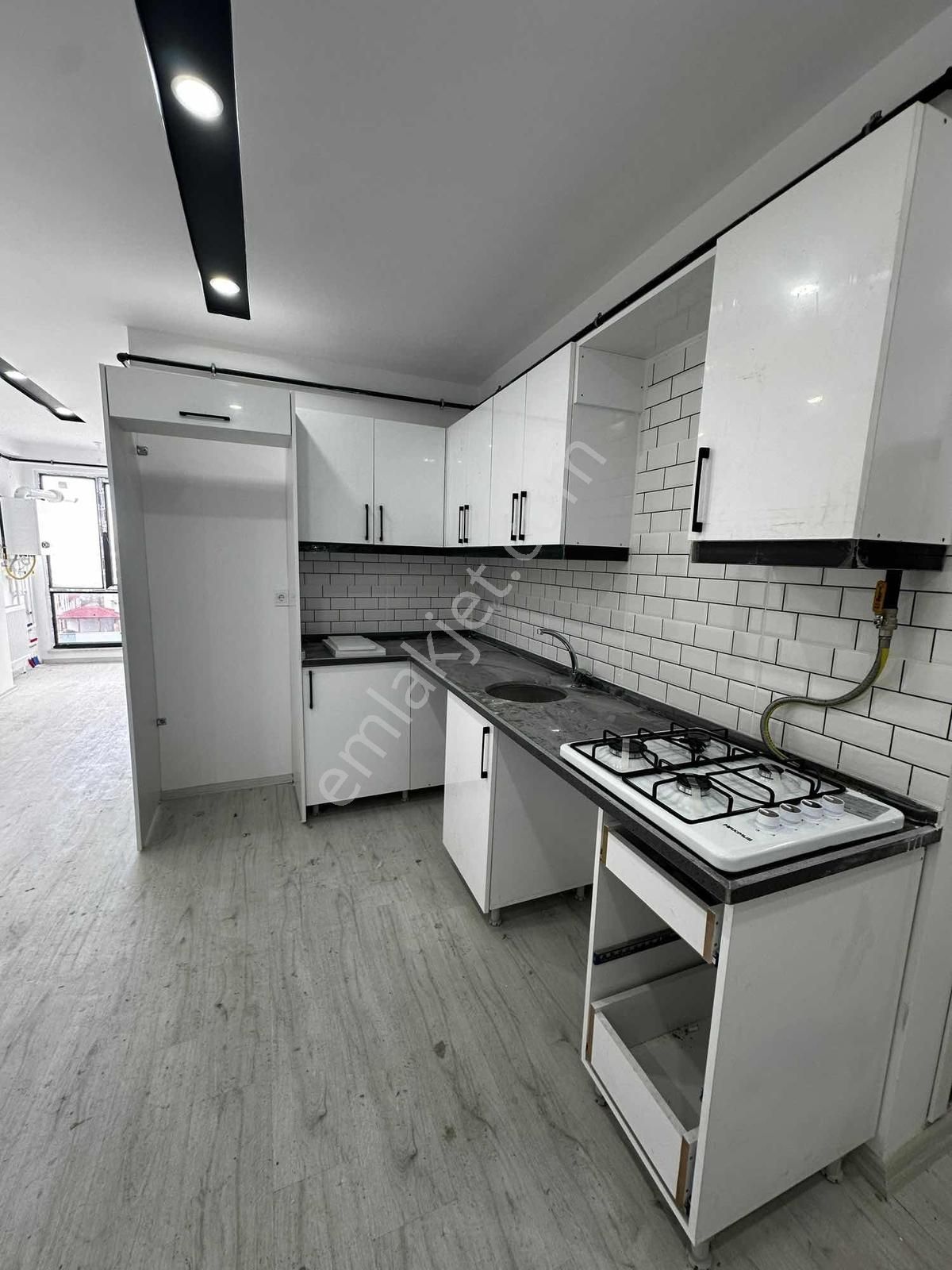 Yavuzhan Gayrimenkul'den Sıfır 1+1 Kiralık Daire Üniversite Yanı - Görsel 10