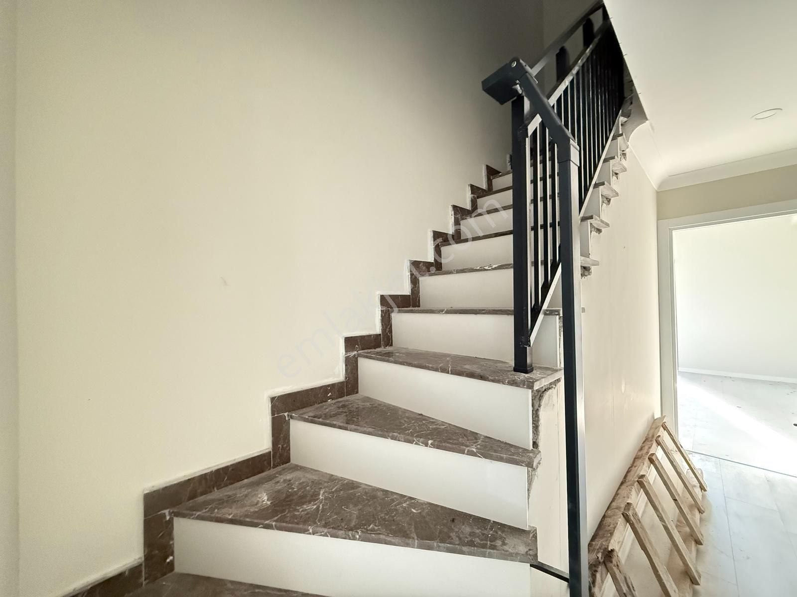 Focus'tan Marmaray'a Yakın, Çift Teraslı Ve Çift Girişli 6+2 - Görsel 13