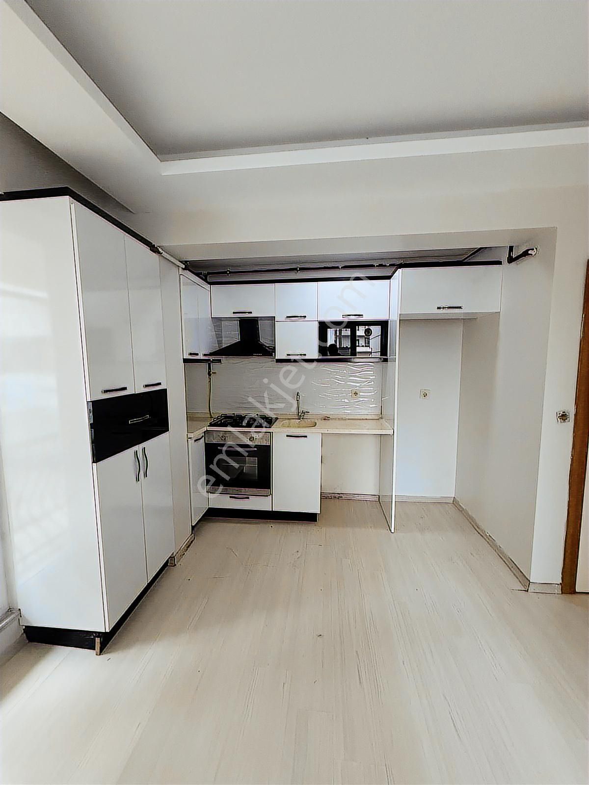 Aktaş'tan Çobançeşmede Acil Satılık 2+1 Fırsat Daire - Görsel 3