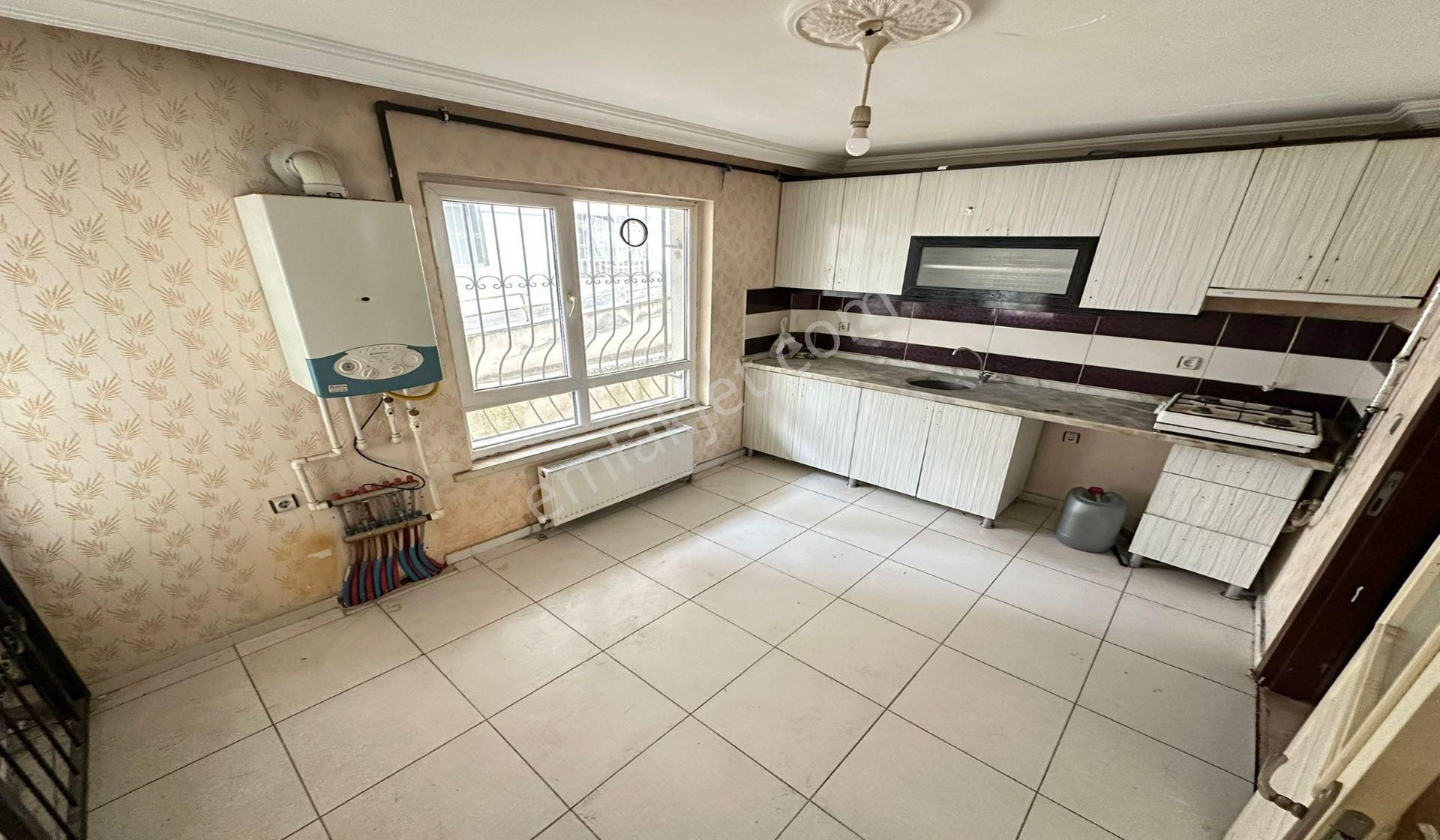 Kanuni Geniş Metrekareli 3+1 Yüksek Giriş Lise Yakını Masrafsız