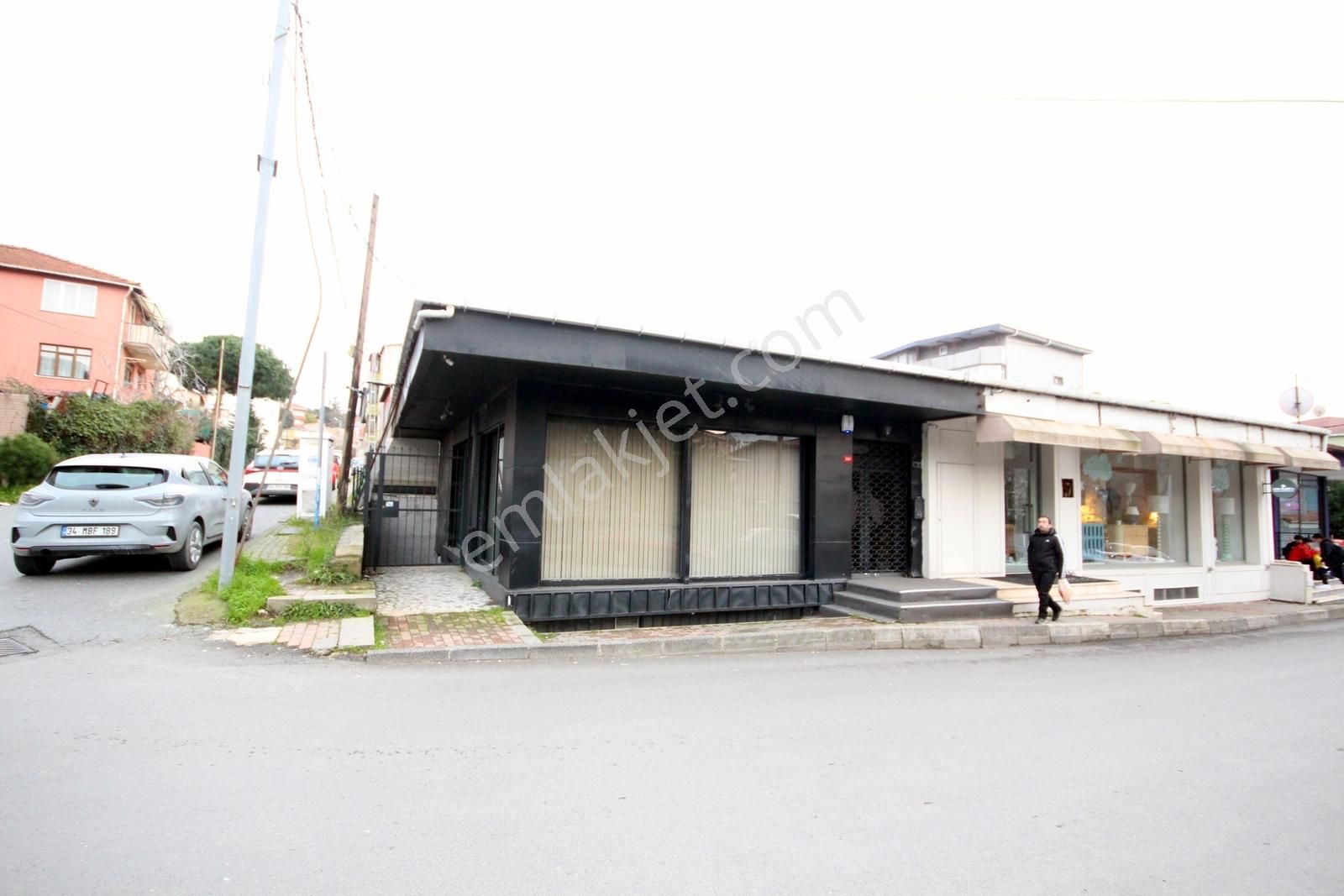 Satılık Yeniköy Ana Cadde Üzerinde Köşe Konumda Dükkan Mağaza Ya