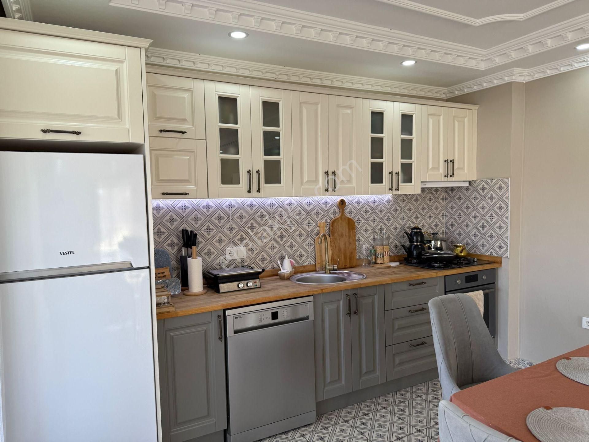 Alanya Oba’da Denize 300m Mesafede Full Eşyalı 3+1 Satılık Dubleks - Görsel 15