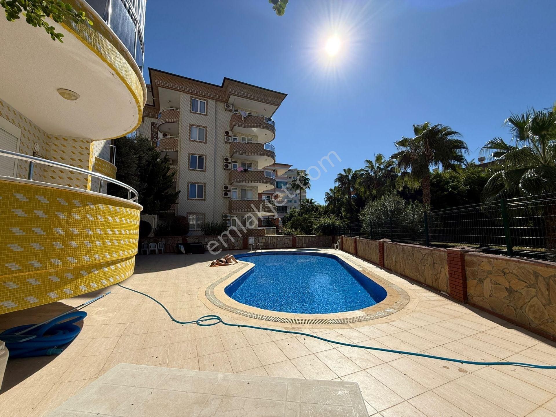 Alanya Oba’da Denize 300m Mesafede Full Eşyalı 3+1 Satılık Dubleks - Görsel 27