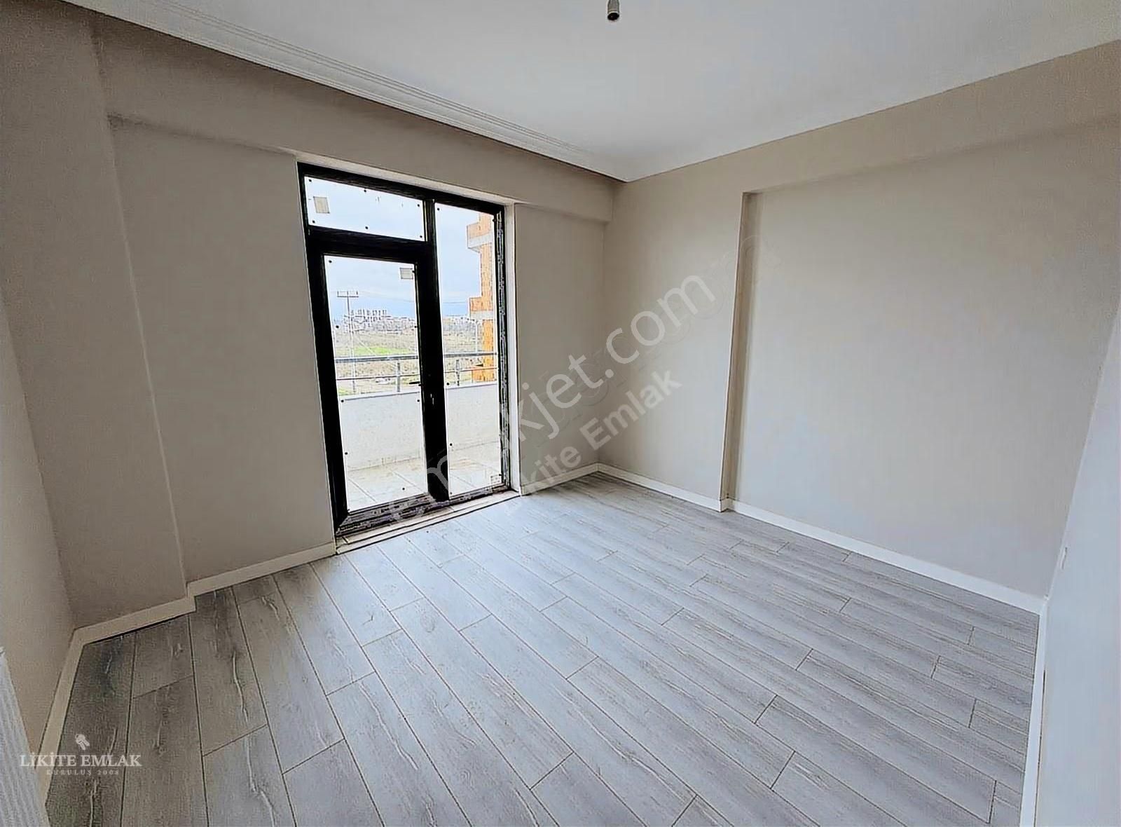 Likite Emlak'tan Full Kapanmaz Manzaralı Satılık 2+1 - Görsel 3