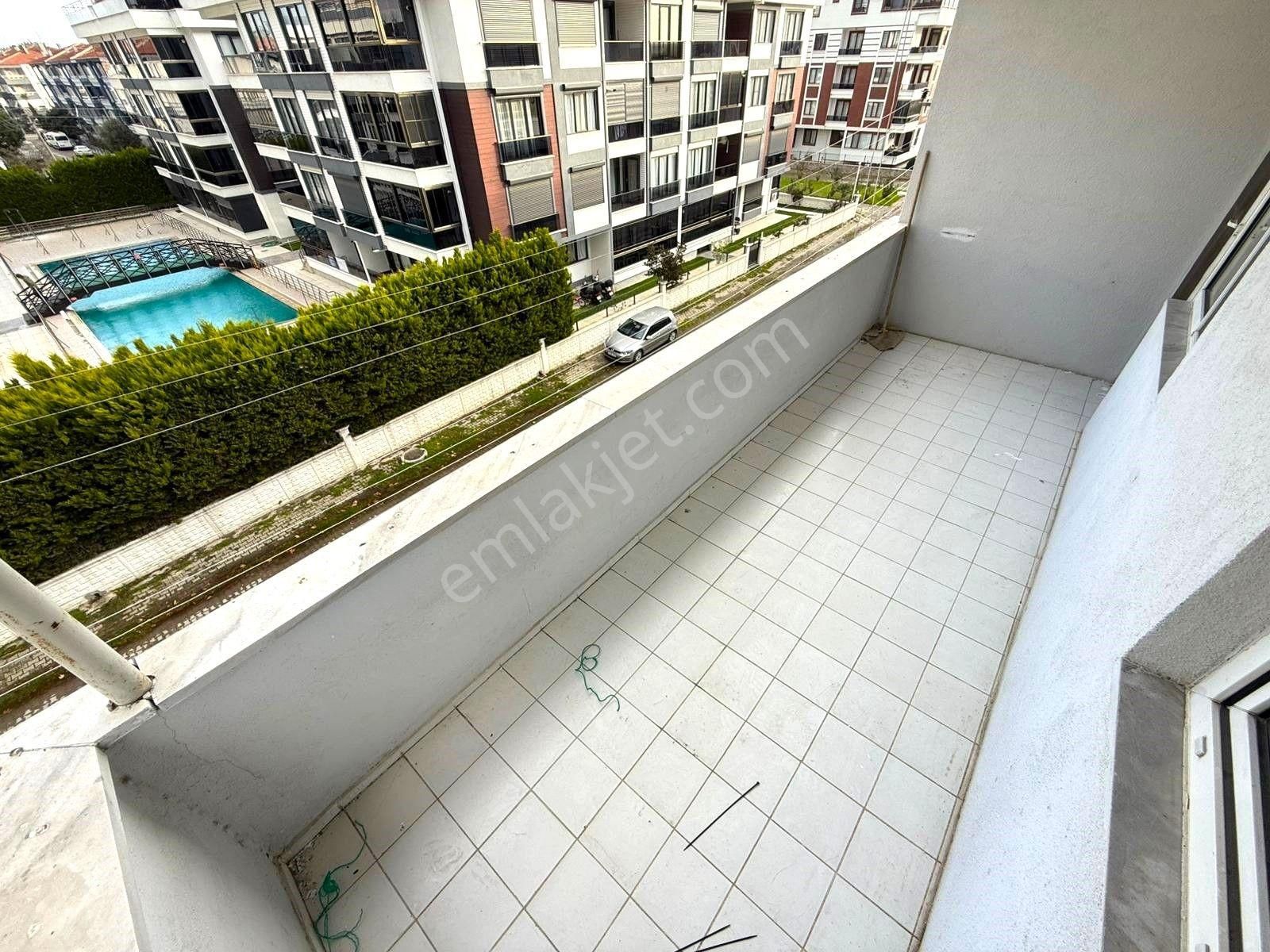 Yükselden Altınkumda Öncephe Ayrı Mutfak Kaçmaz Fırsat 3+1 Daire - Görsel 2