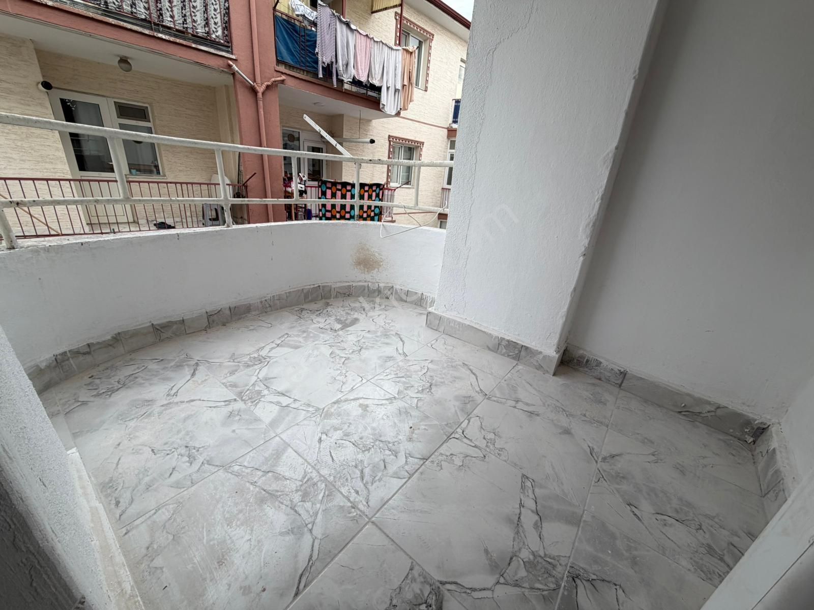 Beyler'den Giyinme Odalı Çift Banyo Çift Balkon Arakat 3+1 Daire - Görsel 14