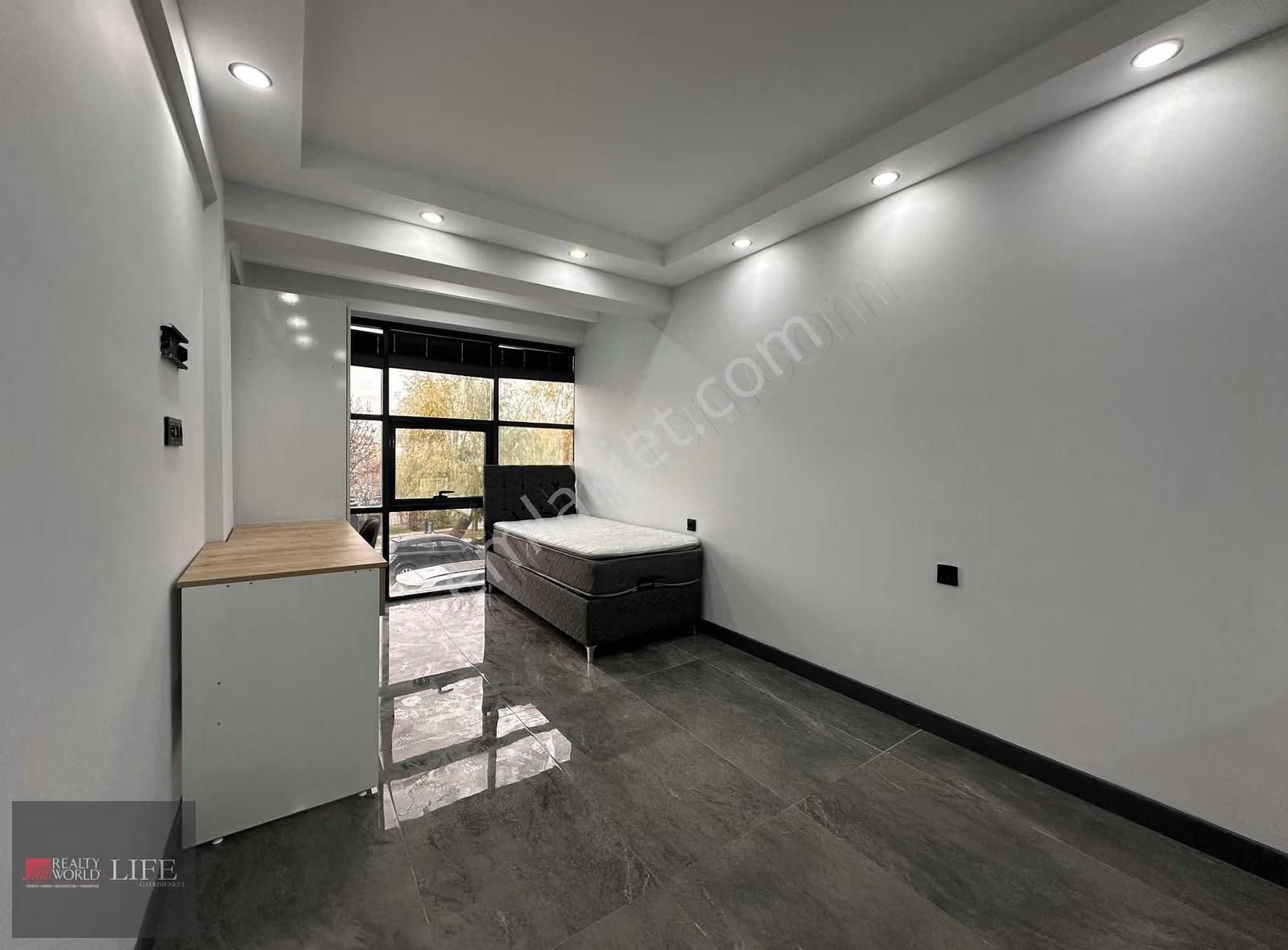 Rw Lıfe// Büyükdere Mah. Faturalar Dahil Eşyalı Kiralık 1+0 - Görsel 3