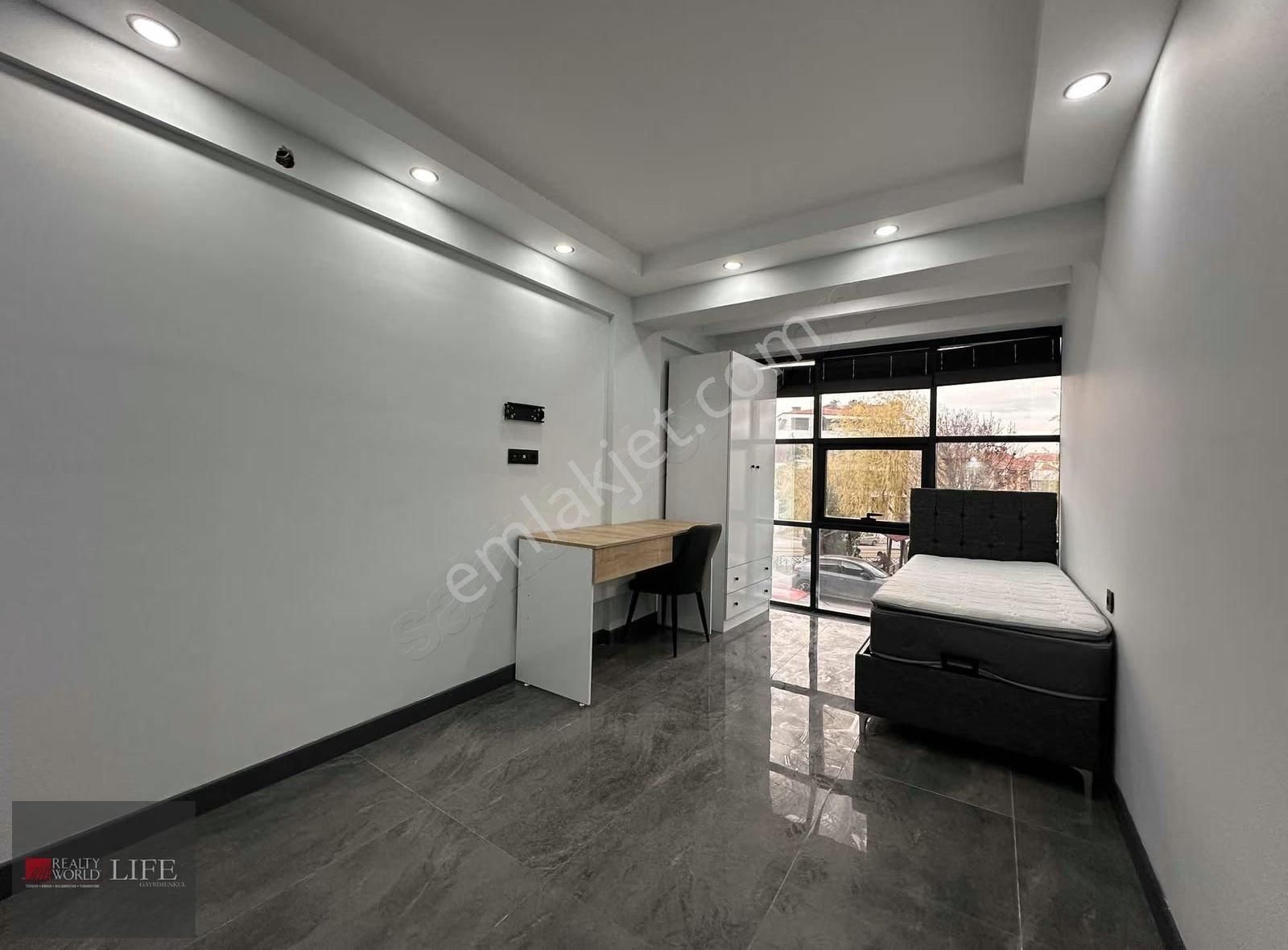 Rw Lıfe// Büyükdere Mah. Faturalar Dahil Eşyalı Kiralık 1+0 - Görsel 17