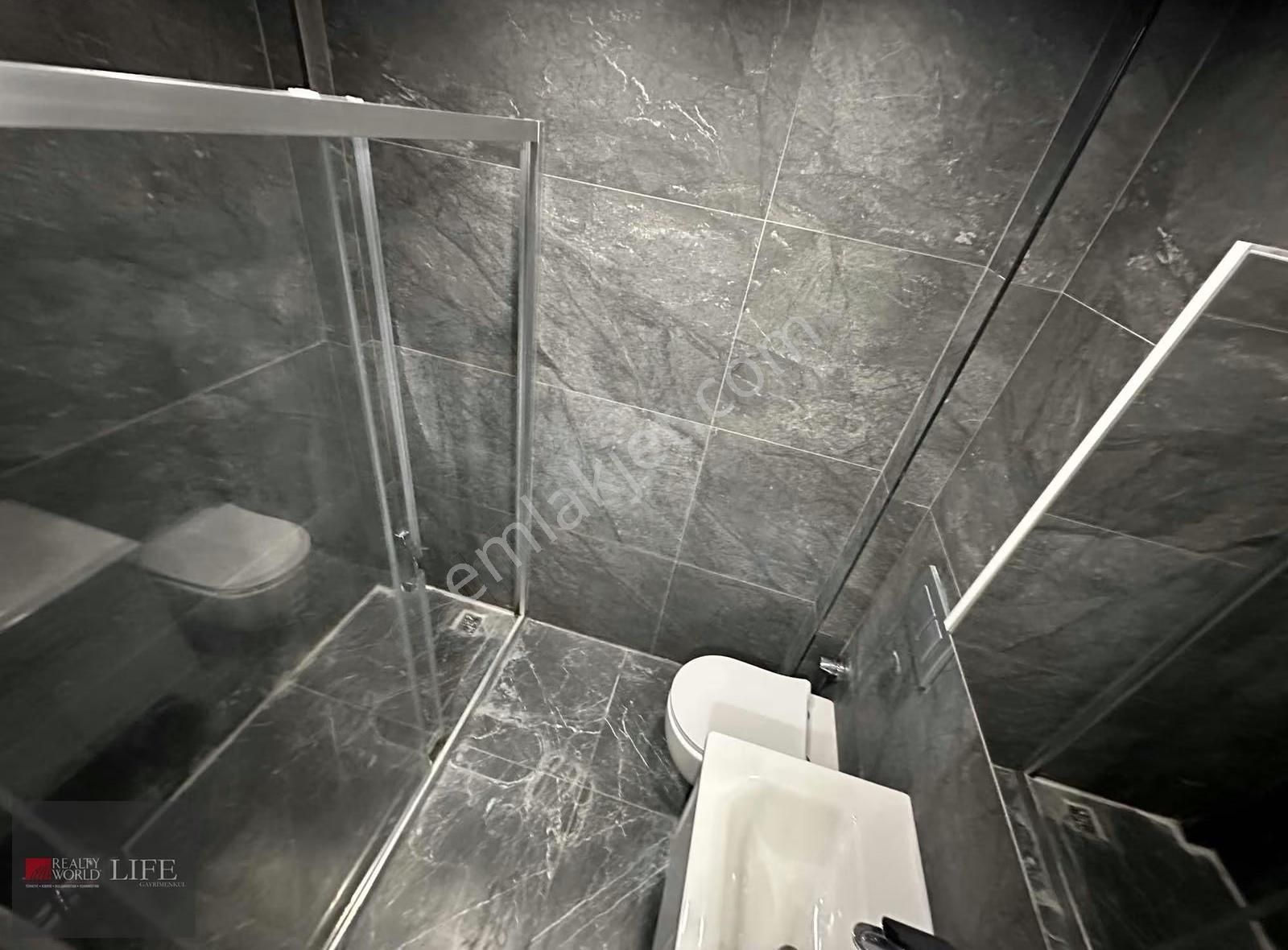 Rw Lıfe// Büyükdere Mah. Faturalar Dahil Eşyalı Kiralık 1+0 - Görsel 5