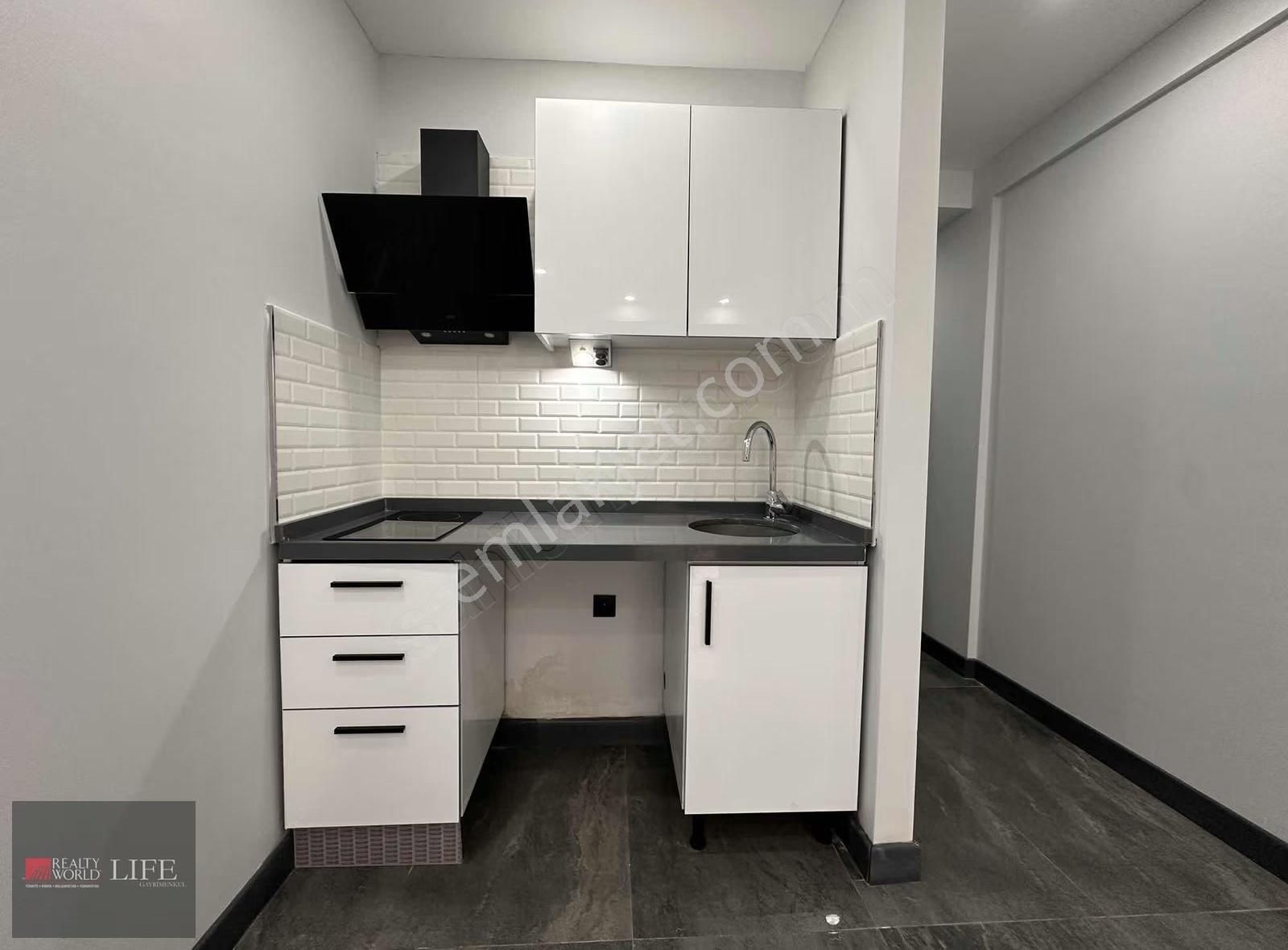 Rw Lıfe// Büyükdere Mah. Faturalar Dahil Eşyalı Kiralık 1+0 - Görsel 8