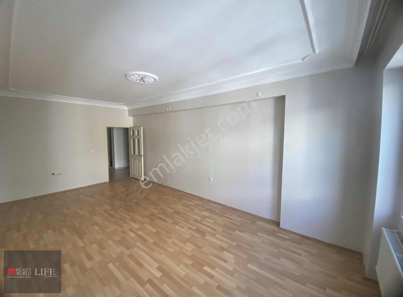 Rw Lıfe// Gökmeydan Mh Dede Efendi Cd Üzerinde Kiralık 3+1 Daire - Görsel 6