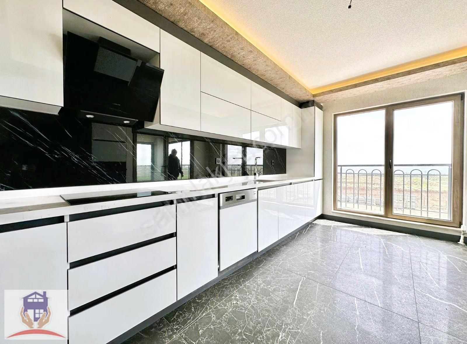 Okullar Bölgesinde K.otoparklı Güney Cephe Süper Fiyat Daire - Görsel 14