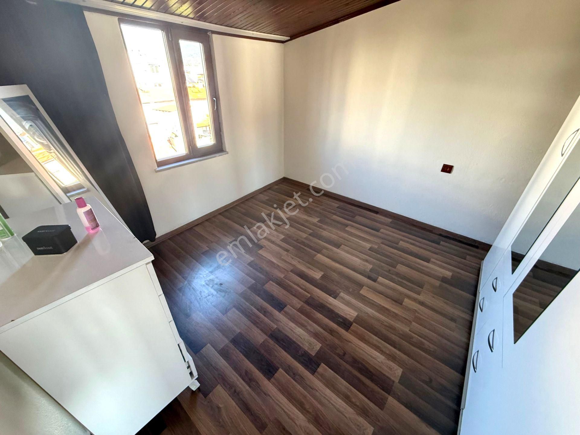 Yüksel'den Satılık Zeytinli Köyün'de Geniş Teraslı Fırsat 2+1 Daire - Görsel 12