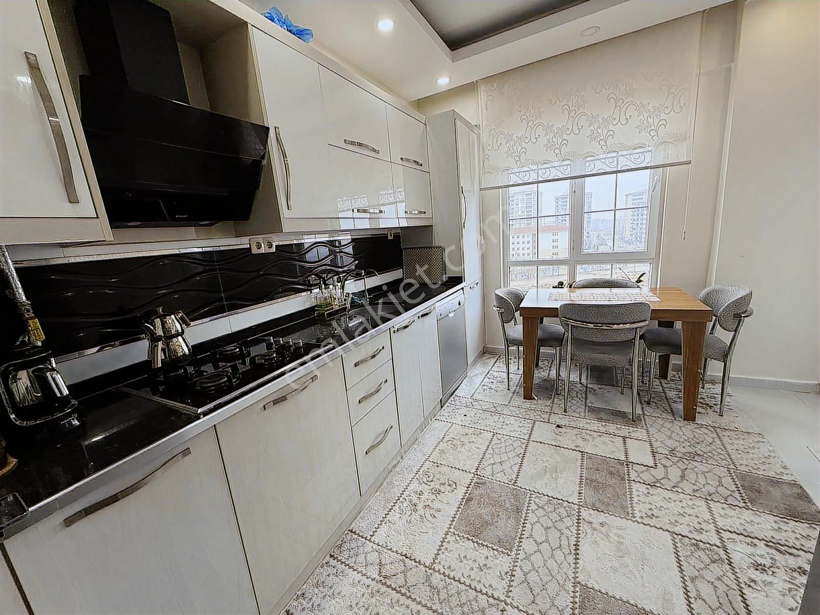 Uzaydan Akkent De Site İçerisinde Geniş Bakımlı Daire - Görsel 20