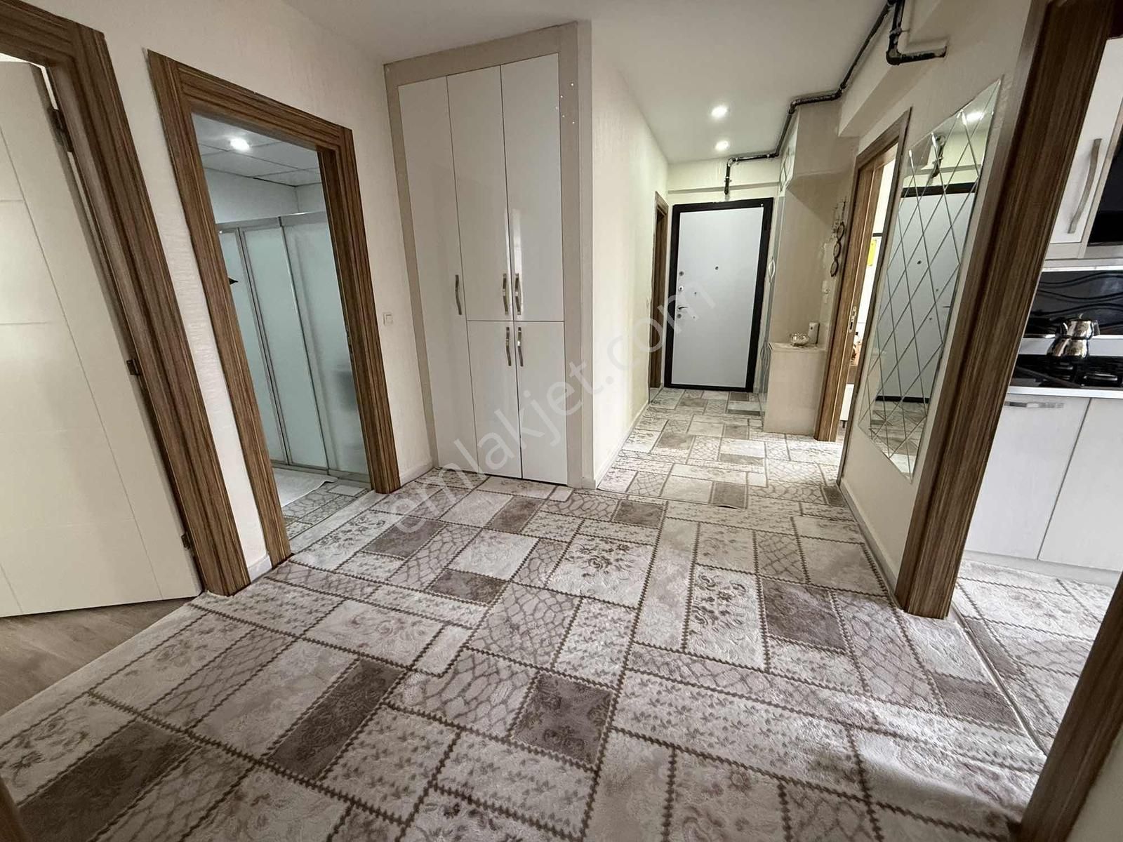 Uzaydan Akkent De Site İçerisinde Geniş Bakımlı Daire - Görsel 12