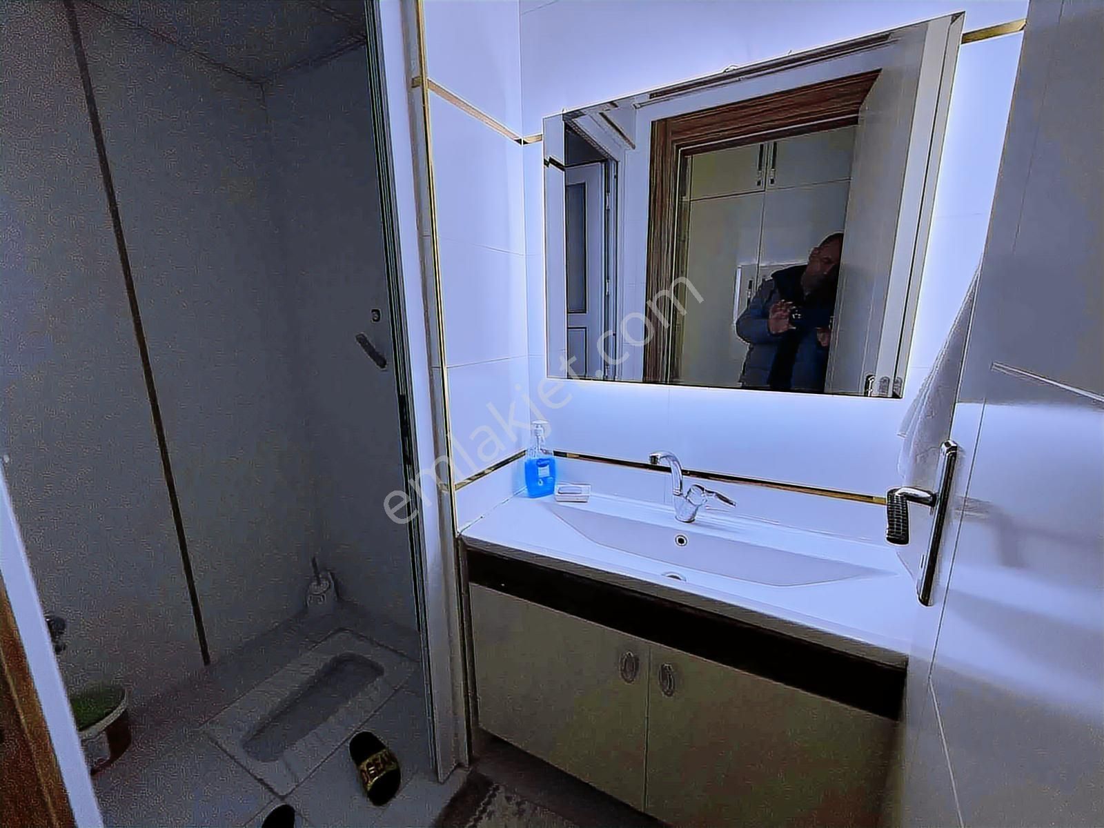 Uzaydan Akkent De Site İçerisinde Geniş Bakımlı Daire - Görsel 3