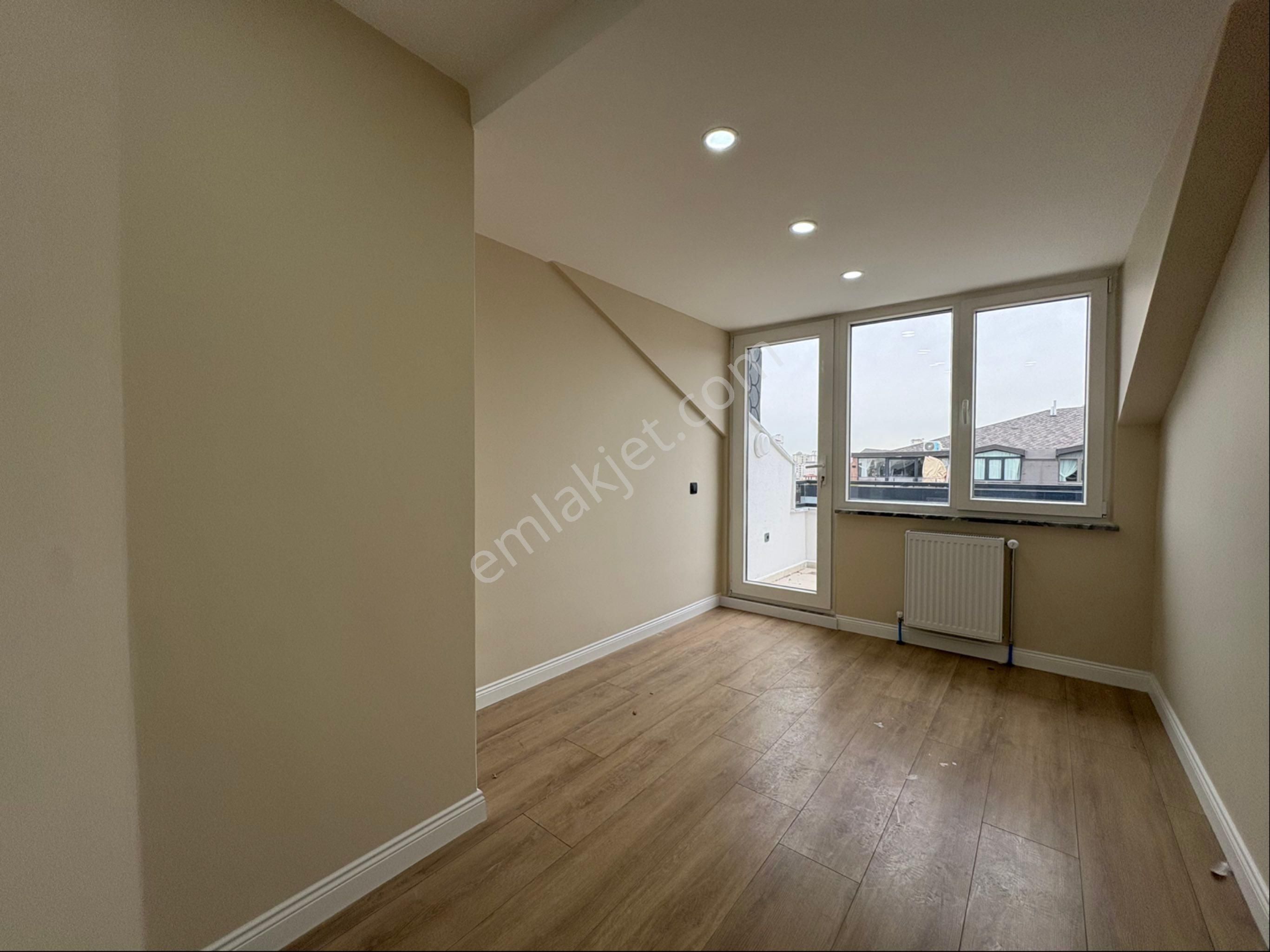 Altıntepe Kızılaya Yakın Teraslı 2+1 100 M² Net Dubleks - Görsel 12
