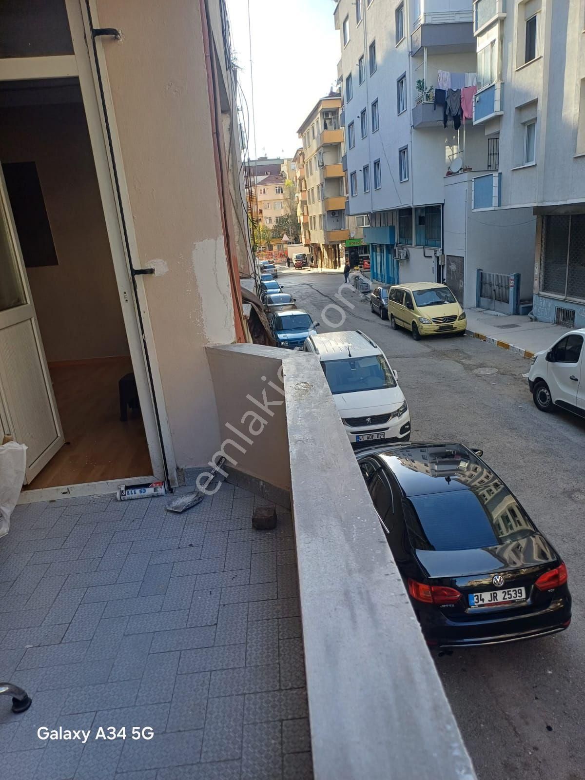 Pendik Çamçeşme Mah.2+1 Birinci Kat Hisseli Tapulu 85m2 Doğalgaz Kommbili Satılık Daire - Görsel 9