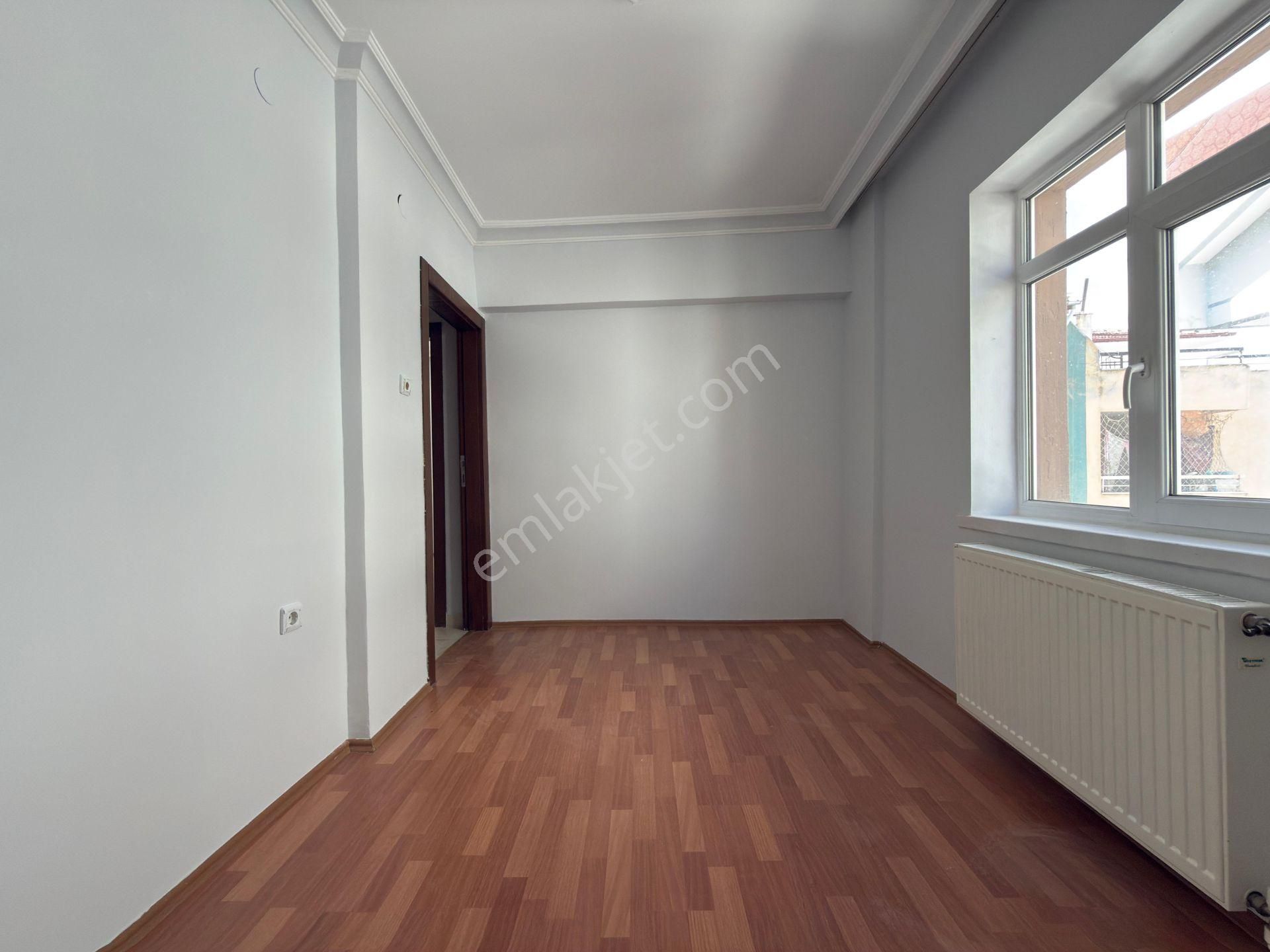 Kalecik Emlak'tan Fatih Mah.çarşı İçinde 3.kat 3+1 Yapılı Daire - Görsel 6