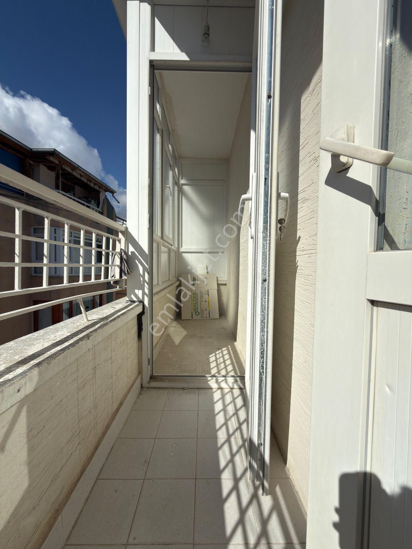 Kalecik Emlak'tan Fatih Mah.çarşı İçinde 3.kat 3+1 Yapılı Daire - Görsel 17