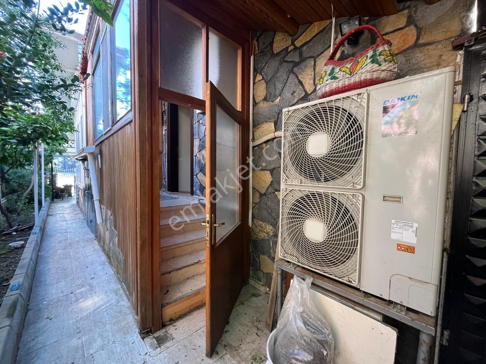 Edremit Avcılaraltı'nda Denize 100 Metre Satılık Villa - Görsel 14