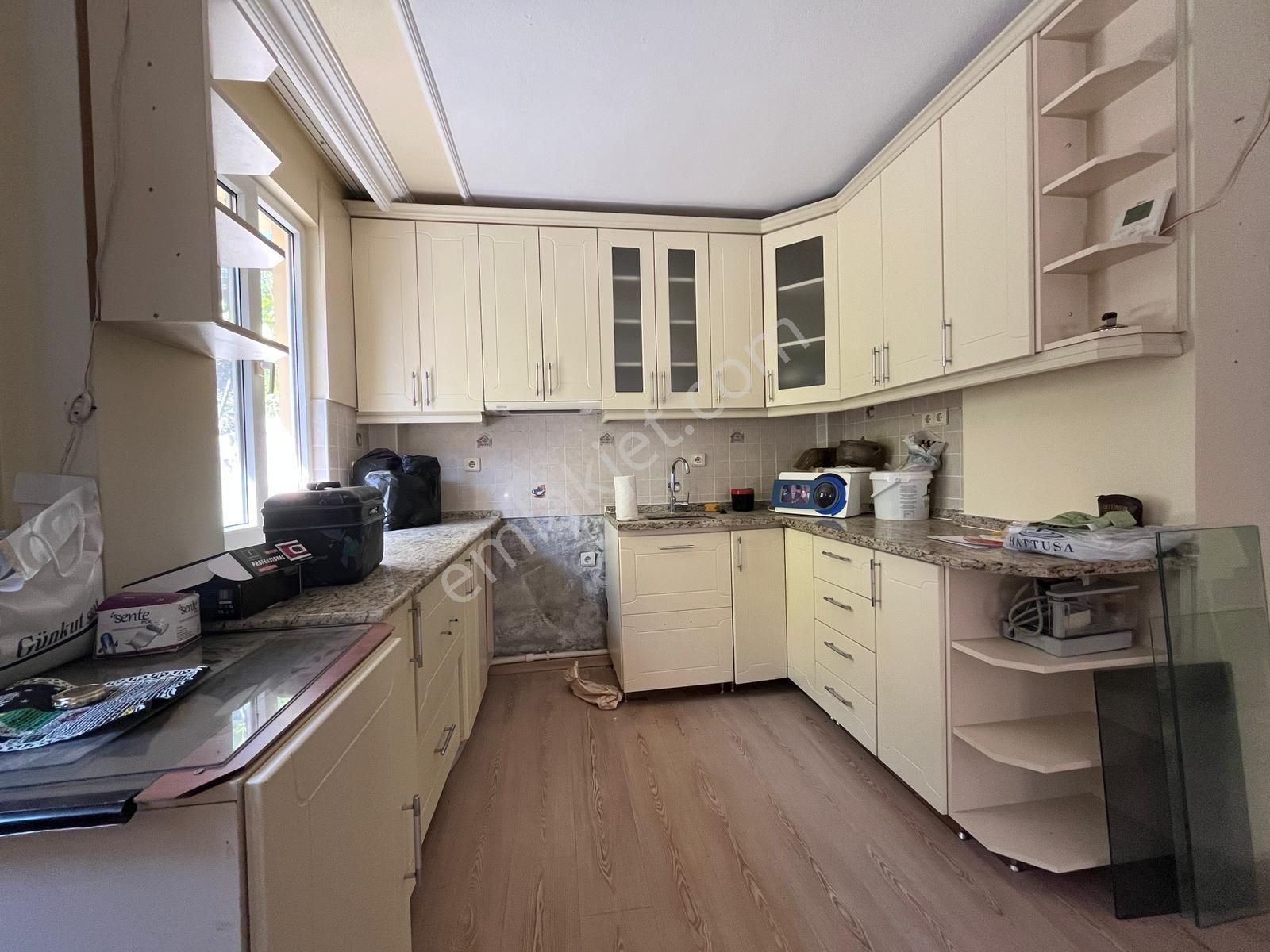 Edremit Avcılaraltı'nda Denize 100 Metre Satılık Villa - Görsel 15