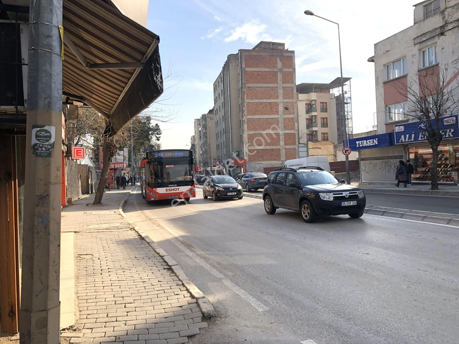 Konak Eşrefpaşa Hastanesi'ne 100 M, 4 Kat İmarlı Satılık Ev