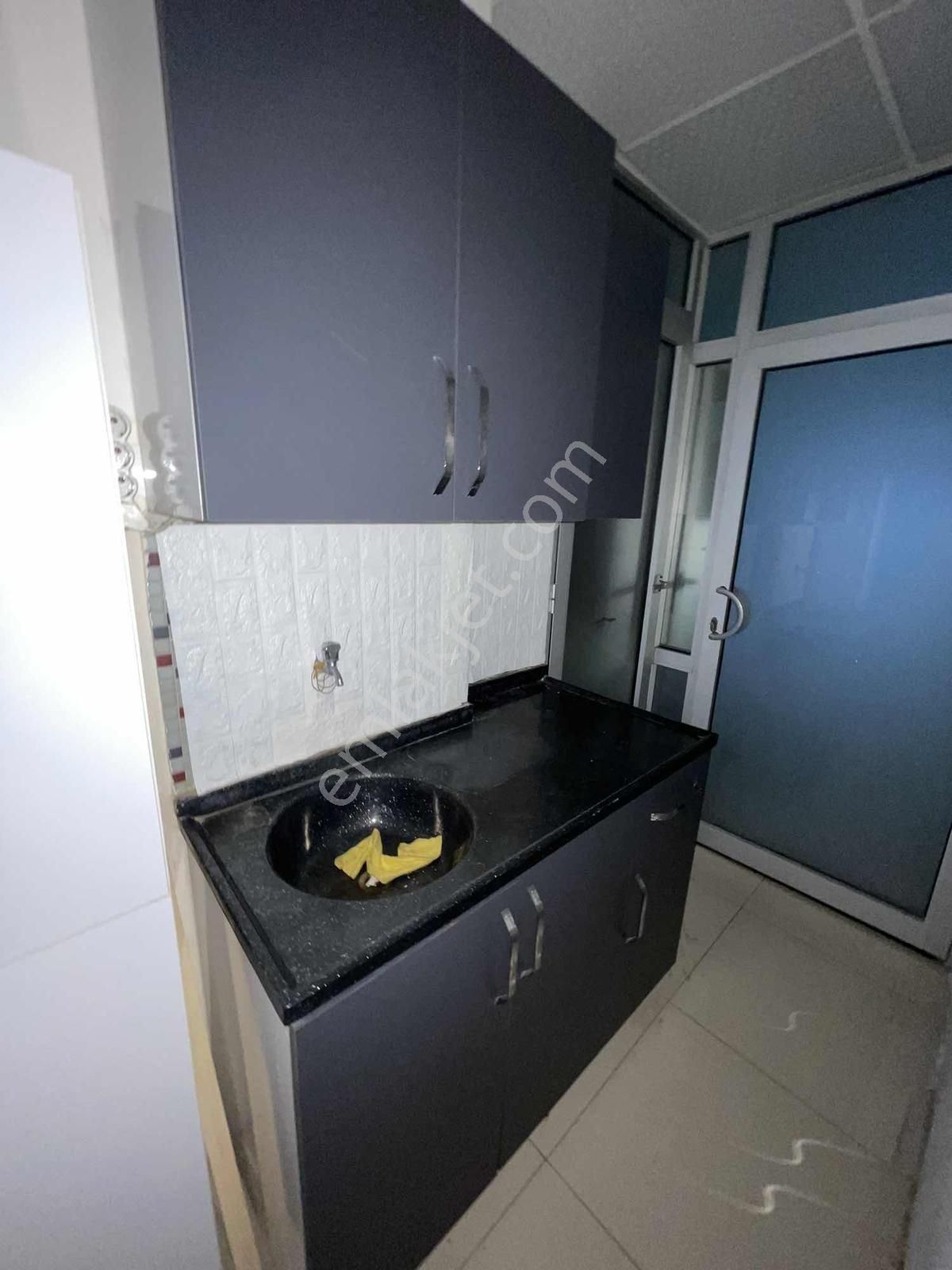 Üçyol Caddeye 20 M Mesafede Wc Mutfaklı Kiralık Dükkan - Görsel 21