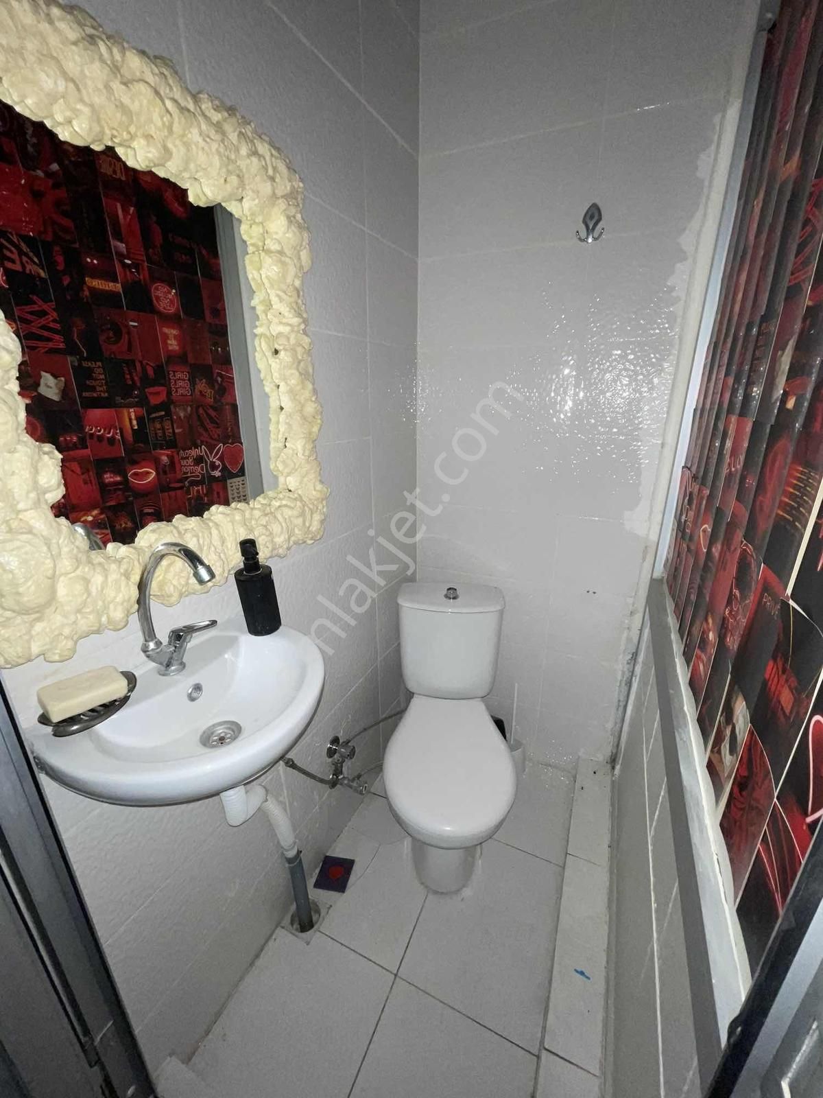 Üçyol Caddeye 20 M Mesafede Wc Mutfaklı Kiralık Dükkan - Görsel 19