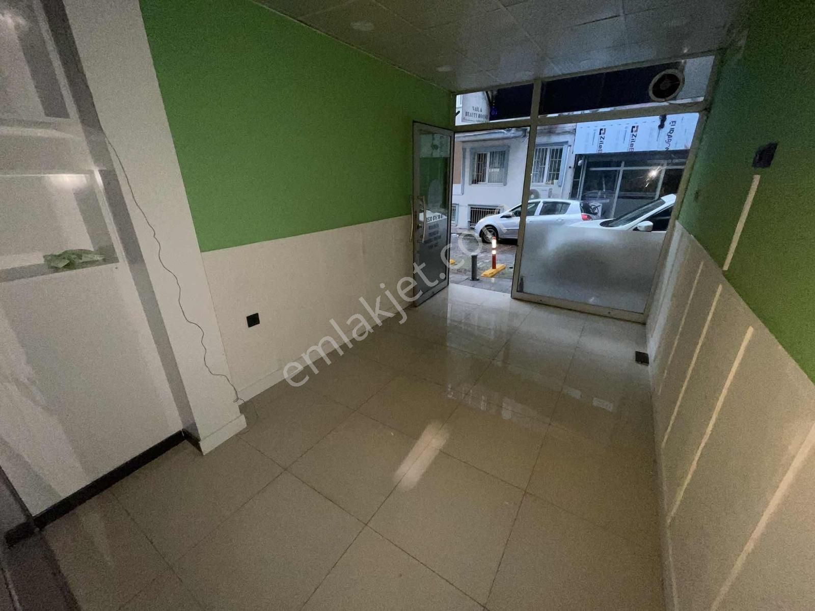 Üçyol Caddeye 20 M Mesafede Wc Mutfaklı Kiralık Dükkan - Görsel 3