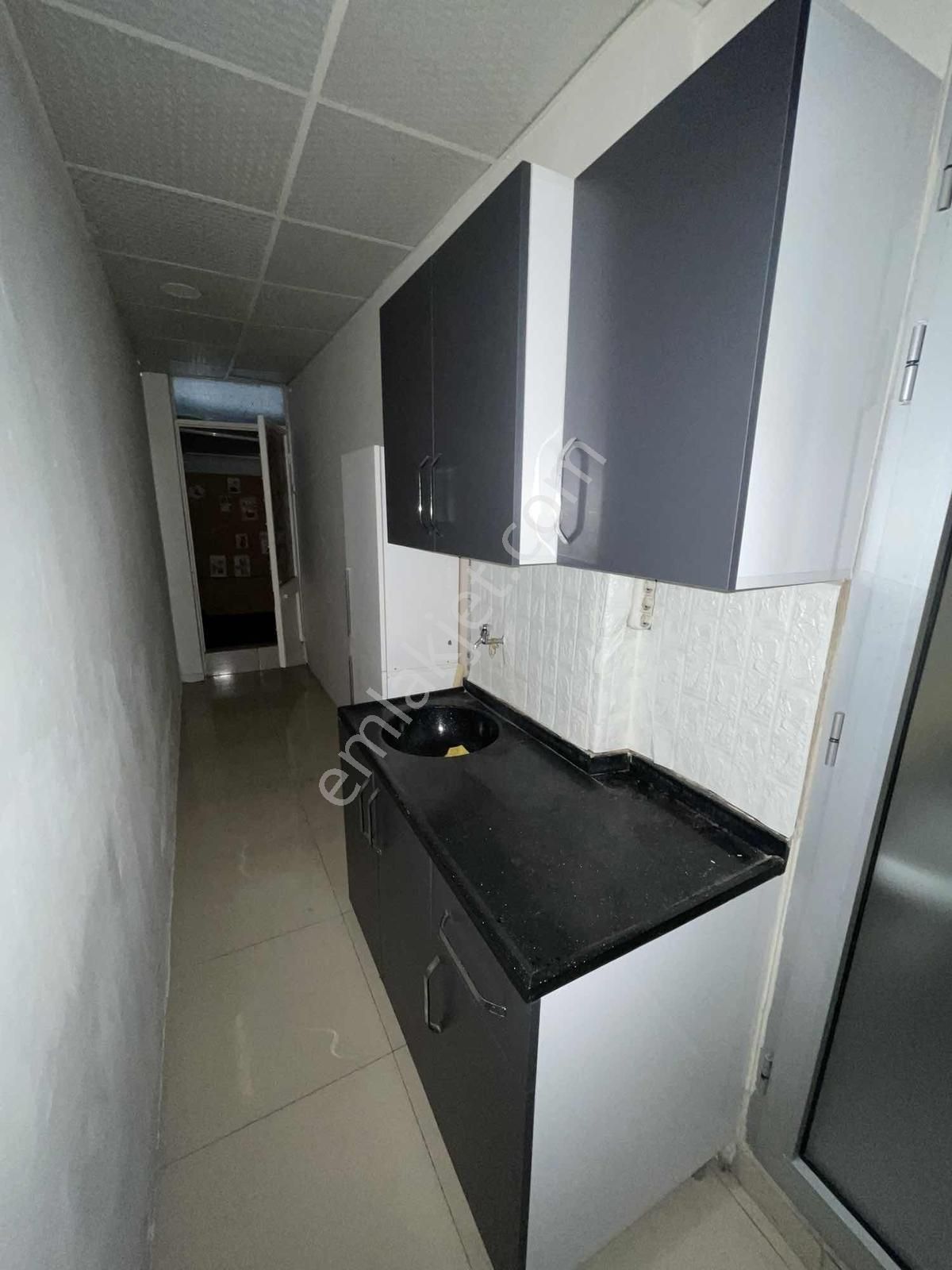 Üçyol Caddeye 20 M Mesafede Wc Mutfaklı Kiralık Dükkan - Görsel 8