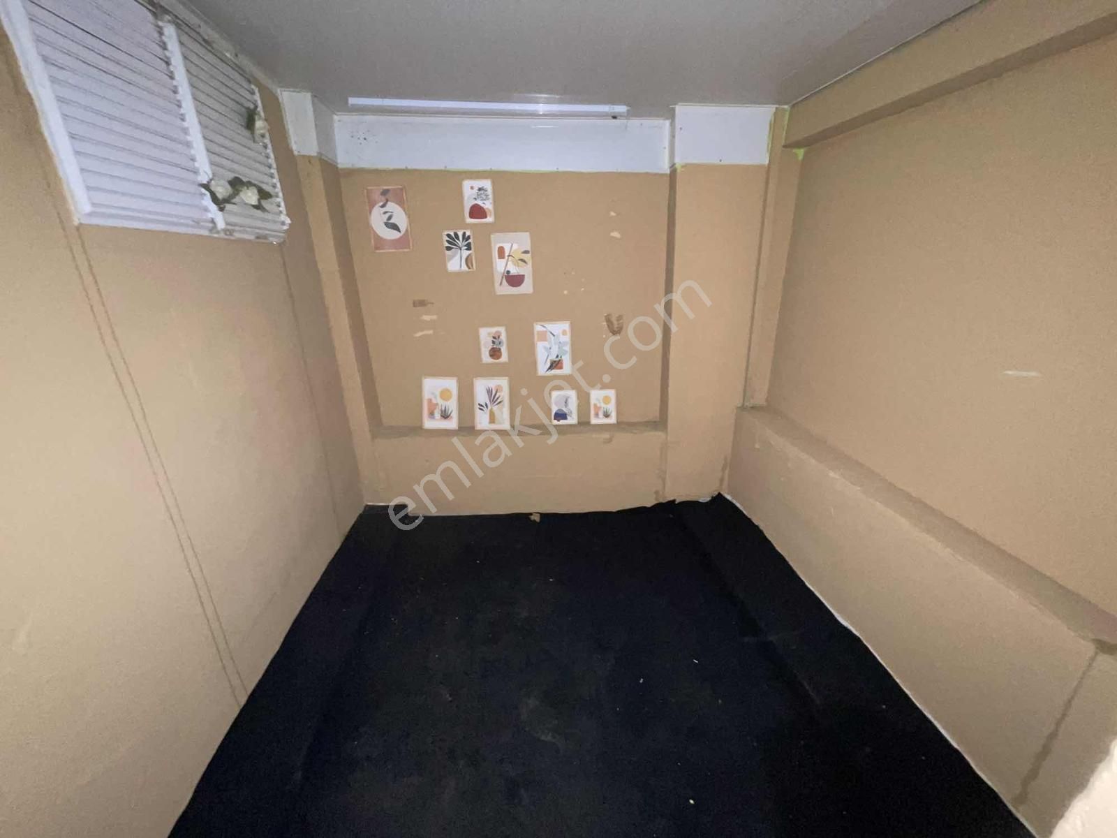 Üçyol Caddeye 20 M Mesafede Wc Mutfaklı Kiralık Dükkan - Görsel 11