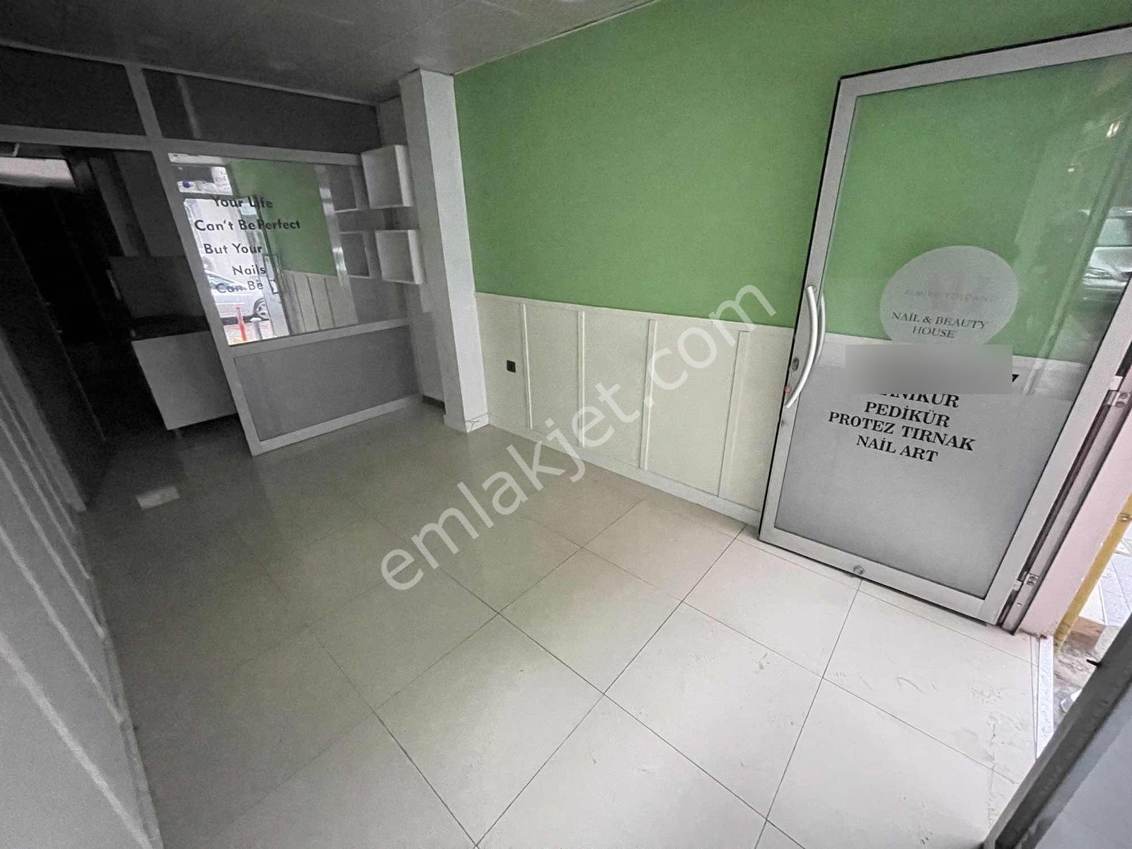 Üçyol Caddeye 20 M Mesafede Wc Mutfaklı Kiralık Dükkan - Görsel 18