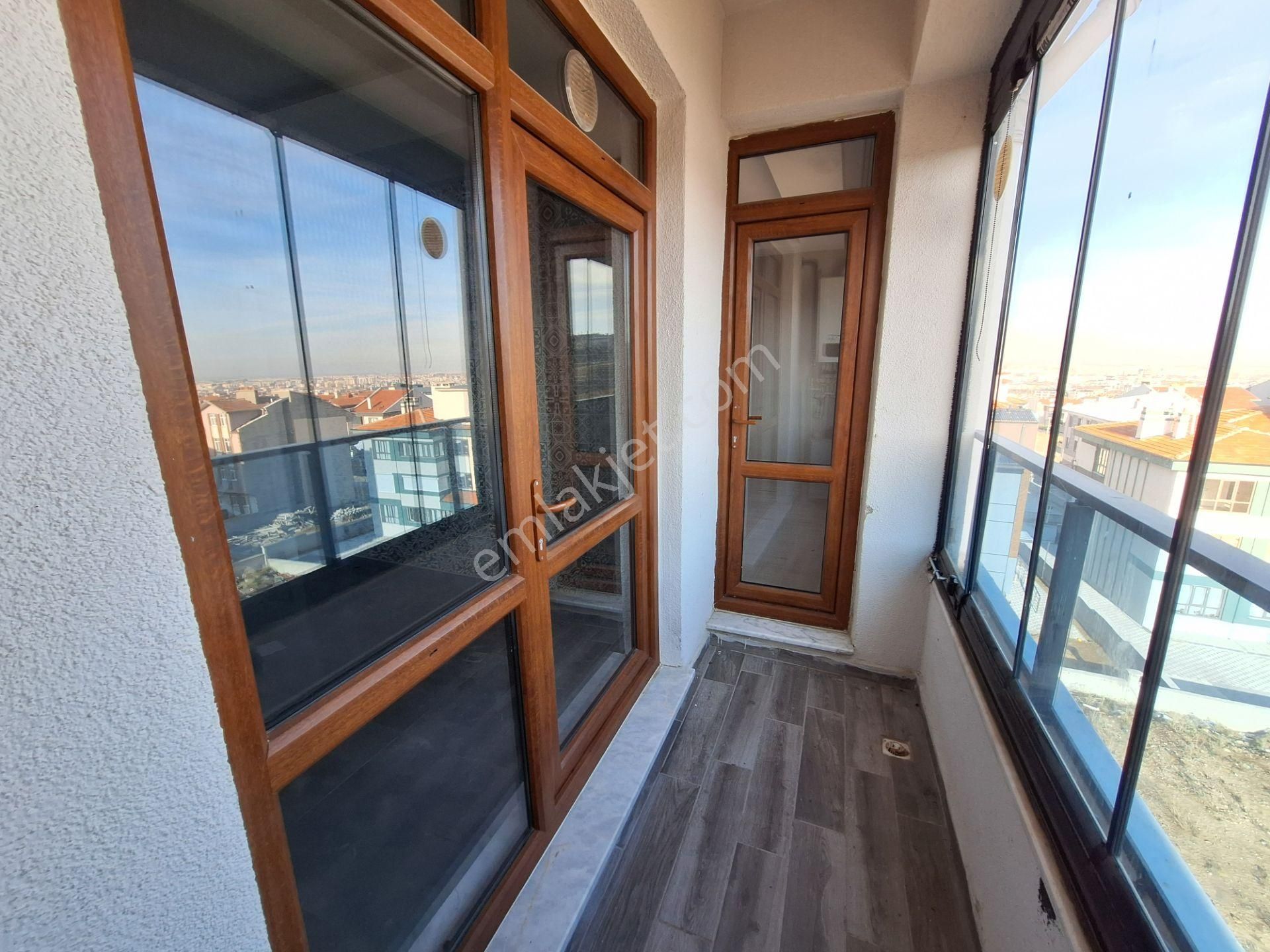 Ahmet Yesevi Cadddesine Cephe Kelebekler Vadisi Yakını Kiralık 2+1 Daire - Görsel 14