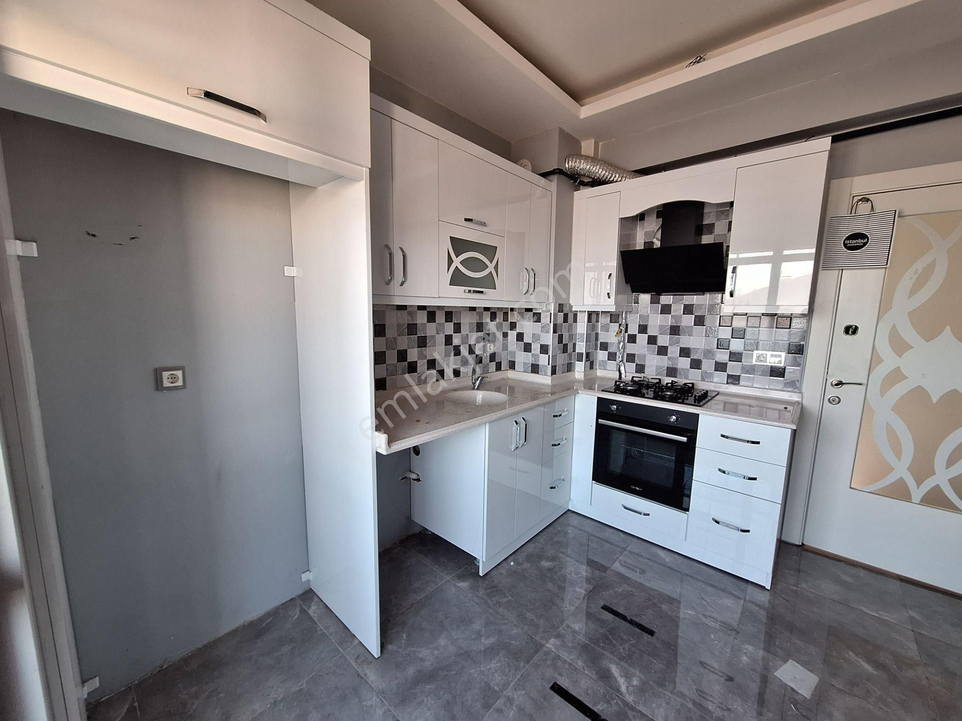 Ahmet Yesevi Cadddesine Cephe Kelebekler Vadisi Yakını Kiralık 2+1 Daire - Görsel 13