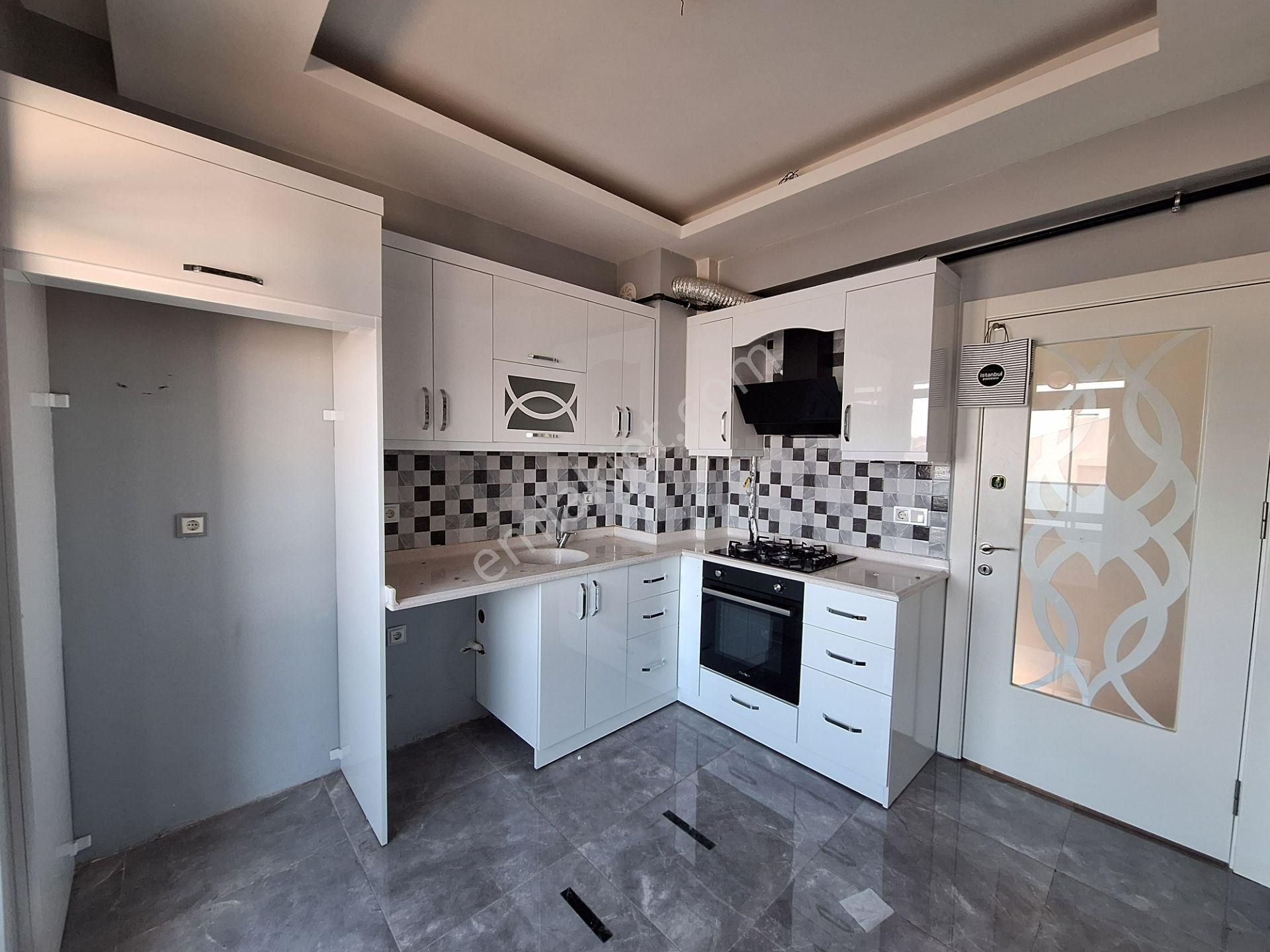 Ahmet Yesevi Cadddesine Cephe Kelebekler Vadisi Yakını Kiralık 2+1 Daire