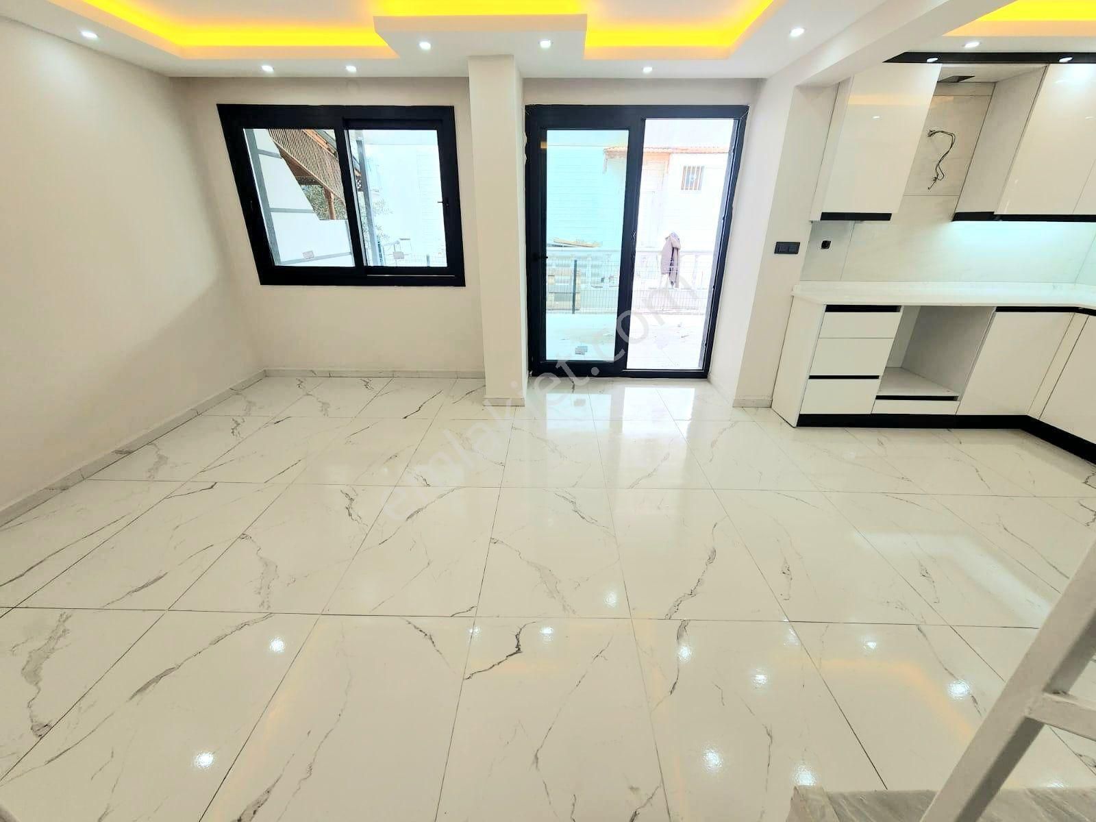 Güzelçamlı Venüs Plajı'na Yürüme Satılık Köşe, Geniş Bahçeli Villa - Görsel 21