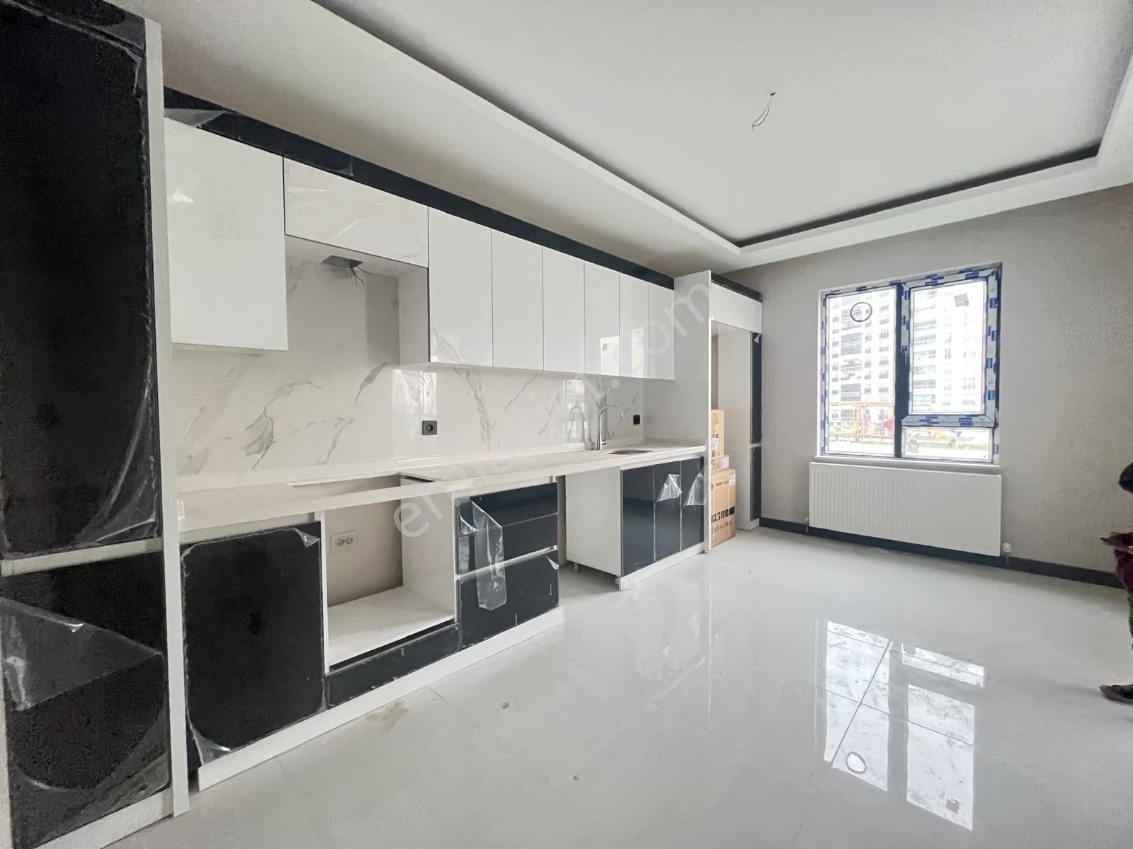 Koza Emlak'tan Mevlana Mahalesinde Site İçerisinde Ara Katta 3+1 Sıfır Daireler