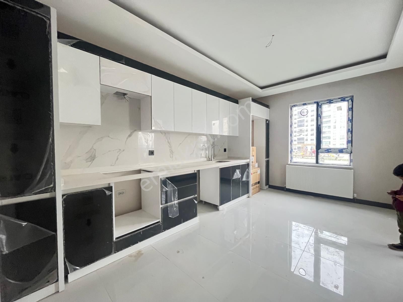 Koza Emlak'tan Mevlana Mahalesinde Site İçerisinde Ara Katta 3+1 Sıfır Daireler - Görsel 2