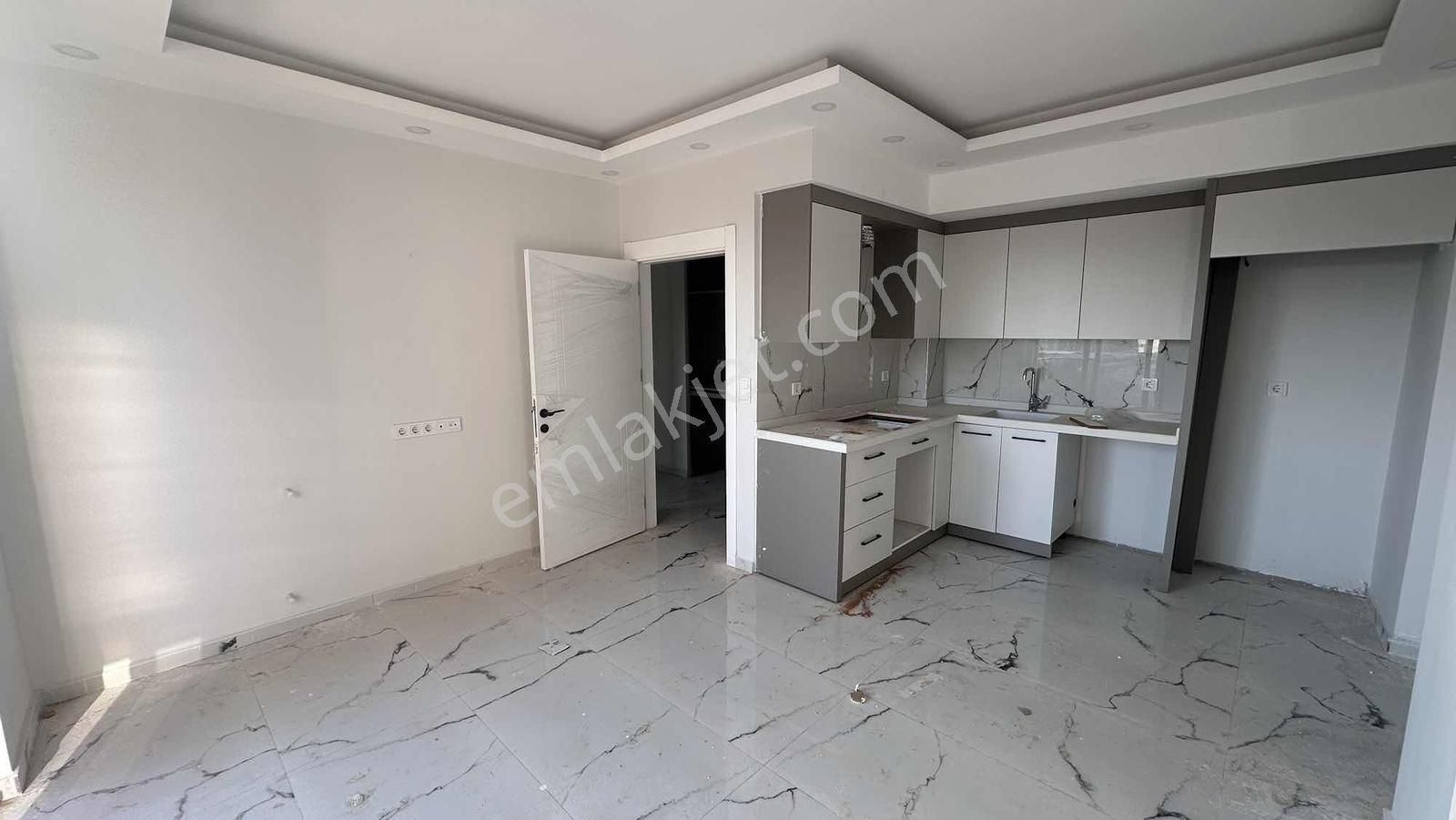 Kökce'den Finike Hasyurt'ta Satılık 1+1 Daire