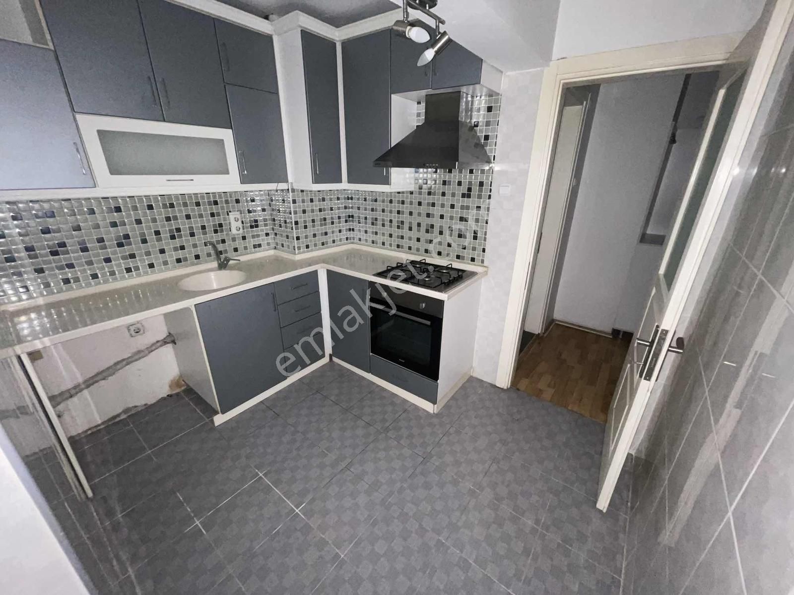 Üçyol Cadde Binasında Asansörlü 2+1 Bakımlı Arakat Satılık Daire - Görsel 13