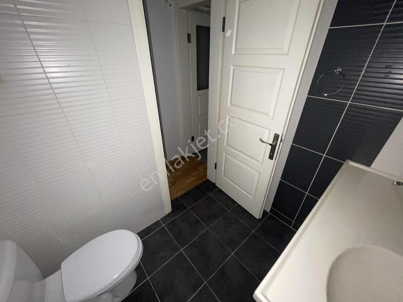 Üçyol Cadde Binasında Asansörlü 2+1 Bakımlı Arakat Satılık Daire - Görsel 14