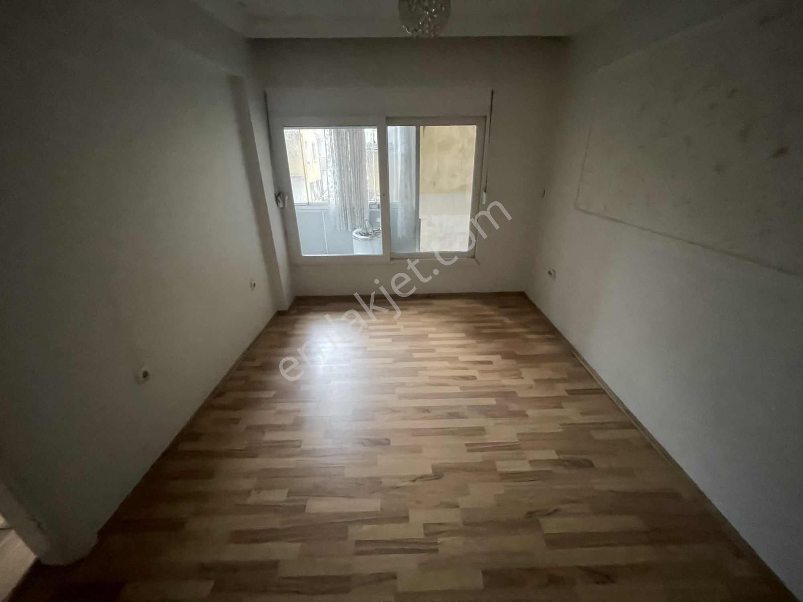 Üçyol Cadde Binasında Asansörlü 2+1 Bakımlı Arakat Satılık Daire - Görsel 22