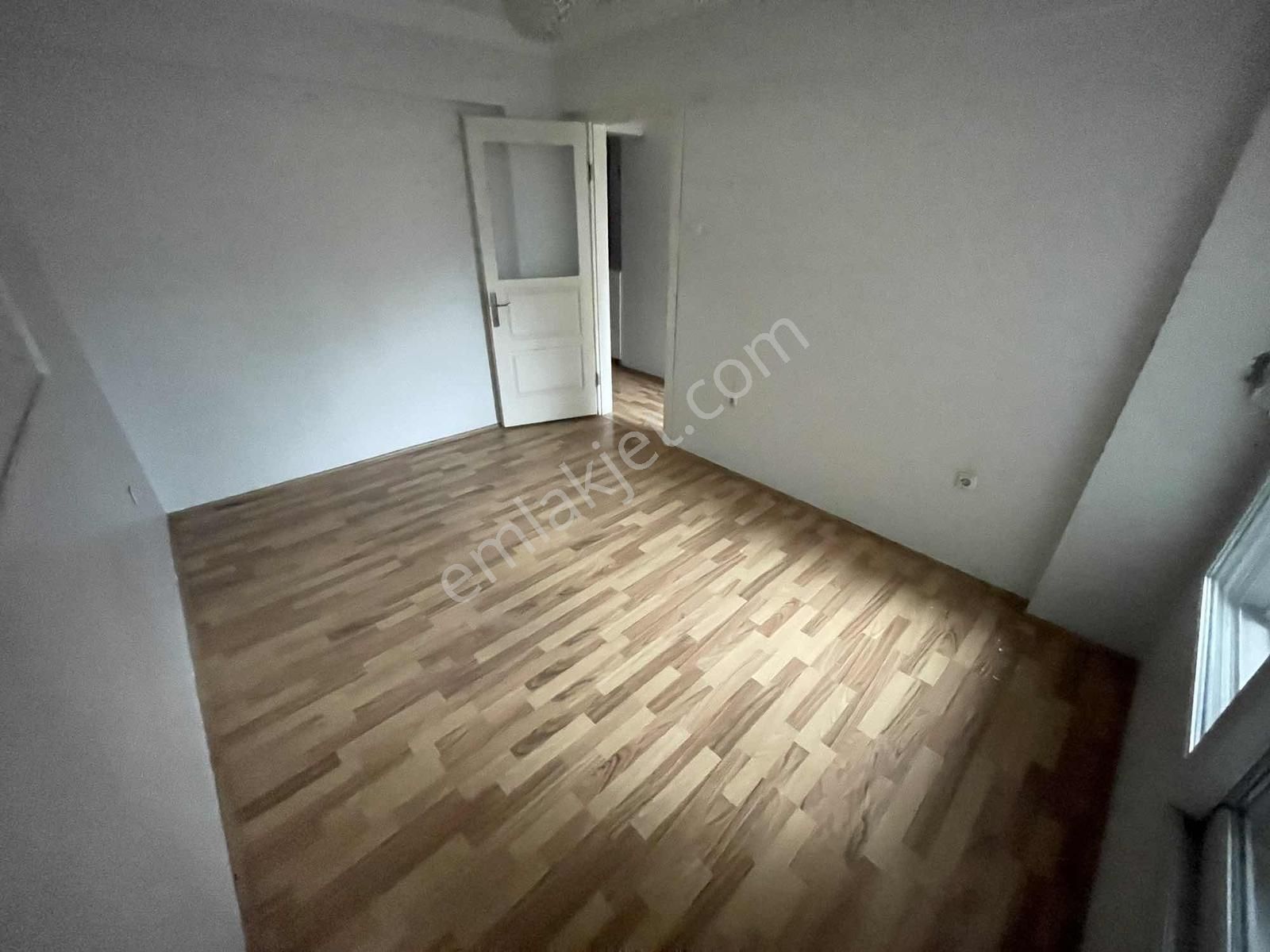 Üçyol Cadde Binasında Asansörlü 2+1 Bakımlı Arakat Satılık Daire - Görsel 33